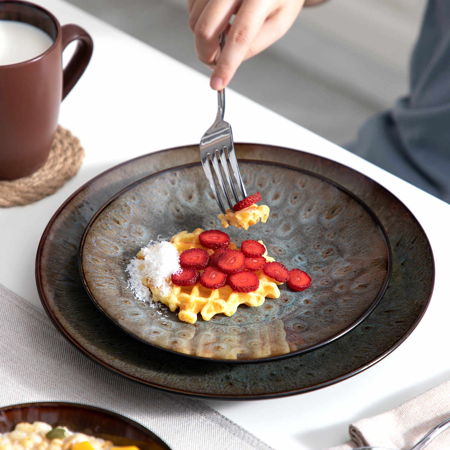 Bubble 16 Piece Dinnerware Set