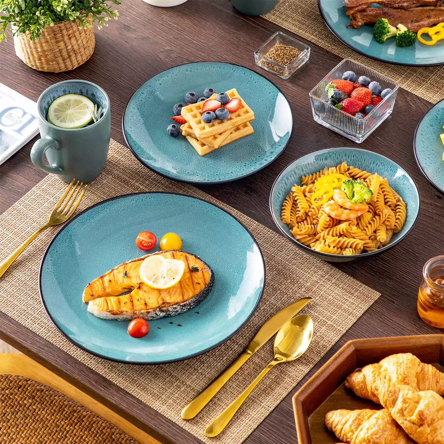 Bubble 16 Piece Dinnerware Set