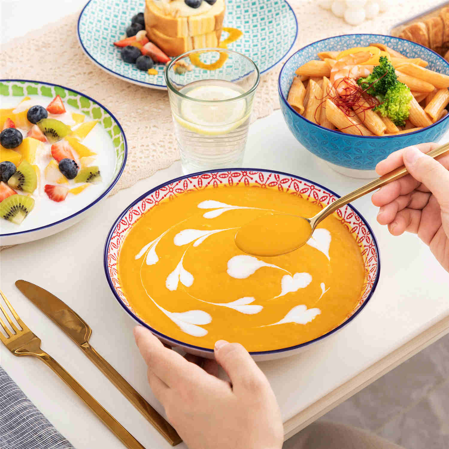 Macaron 16 Piece Dinnerware Set with Soup Bowls