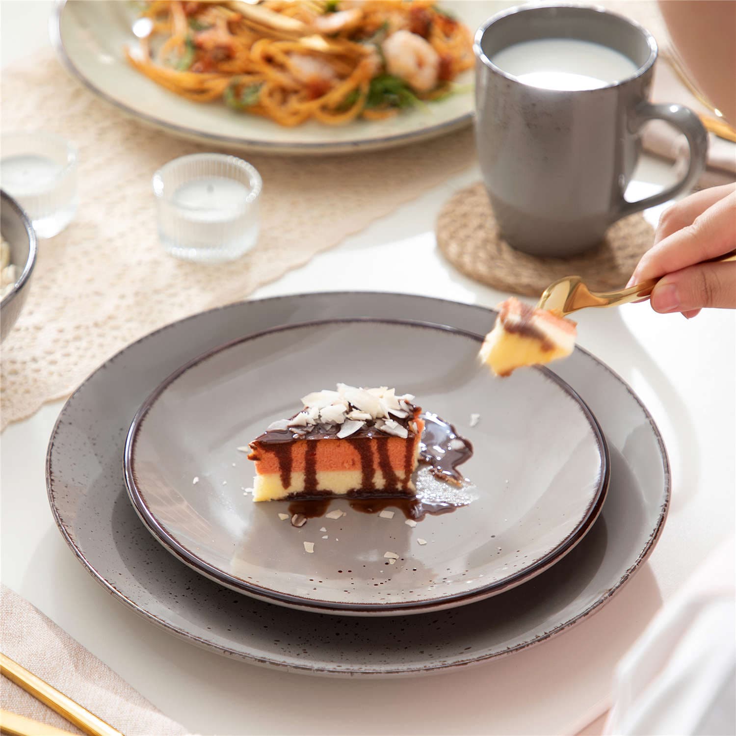 Navia 16 Piece Dinnerware Set