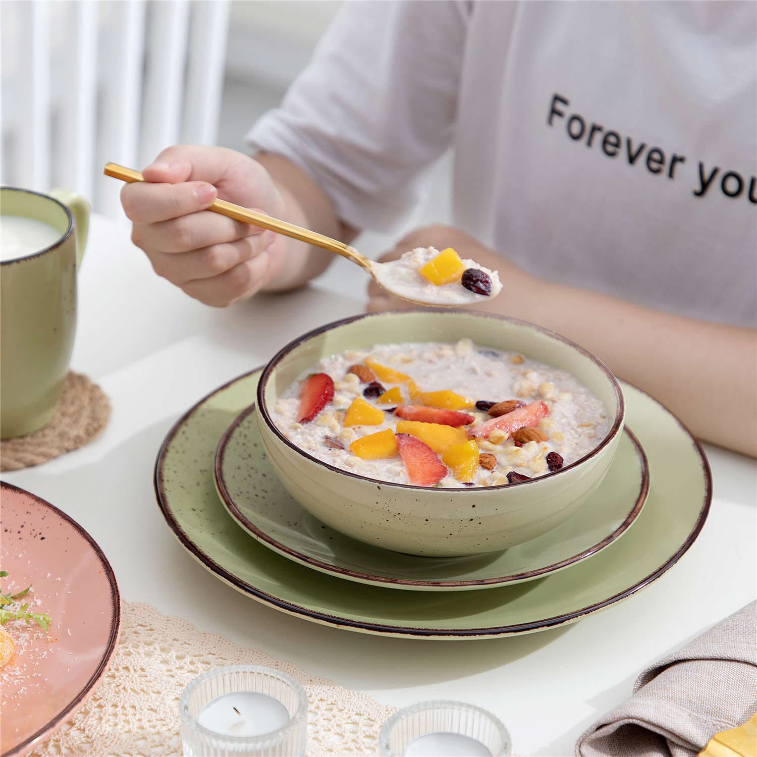 Navia 16 Piece Dinnerware Set