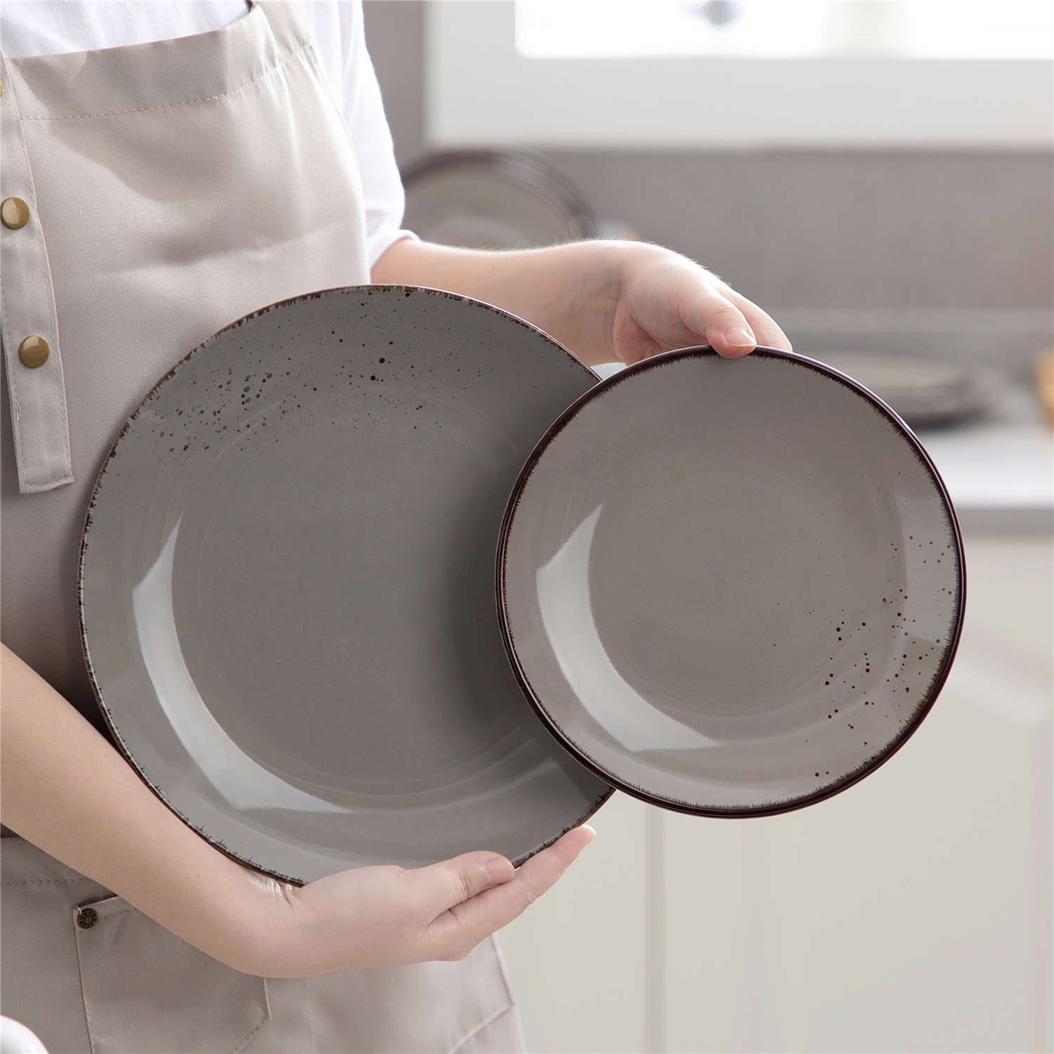 Navia 16 Piece Dinnerware Set