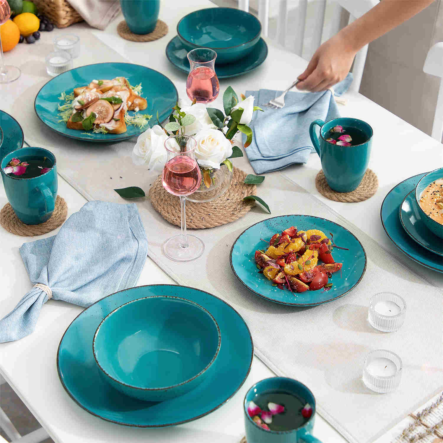 Navia 16 Piece Dinnerware Set