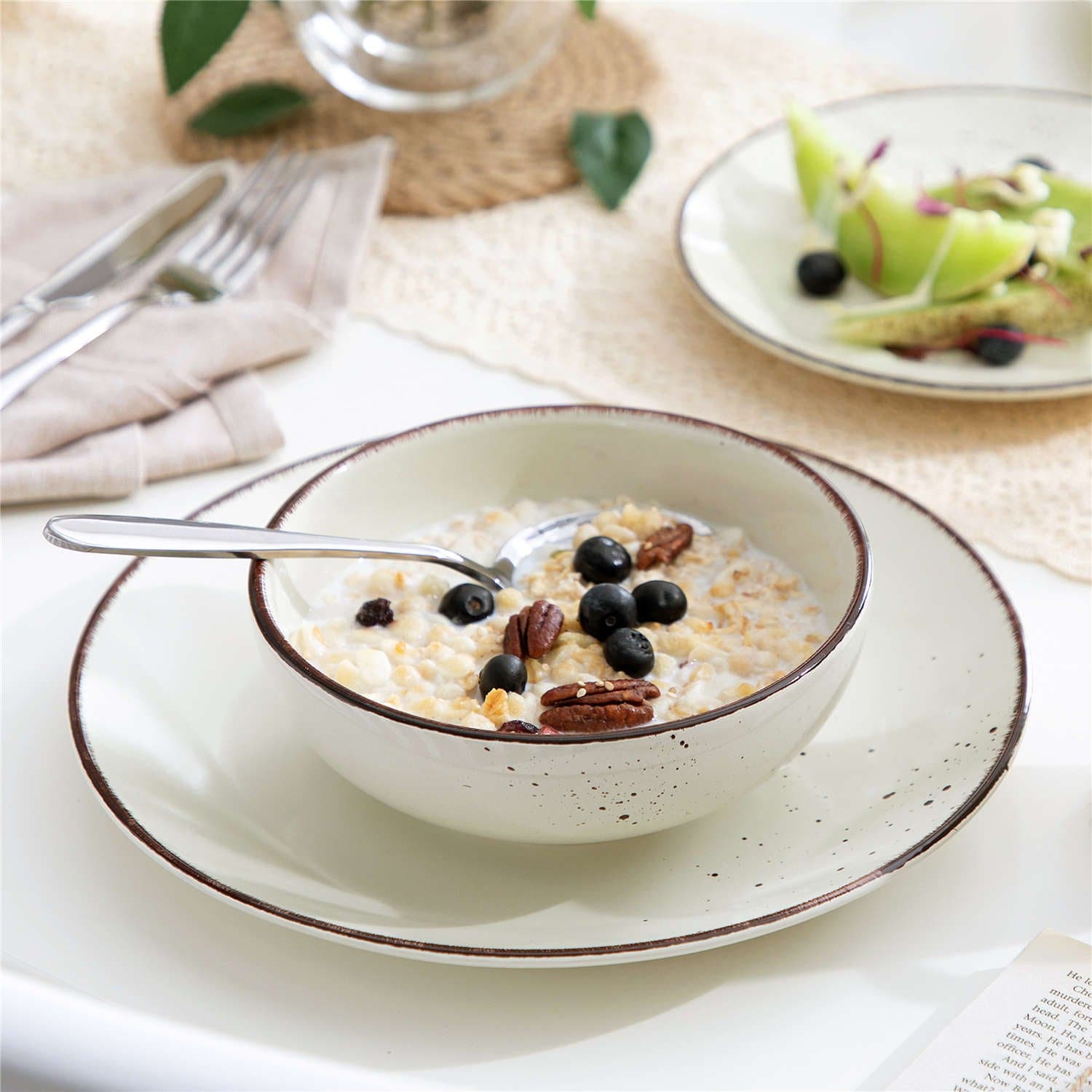 Navia 16 Piece Dinnerware Set