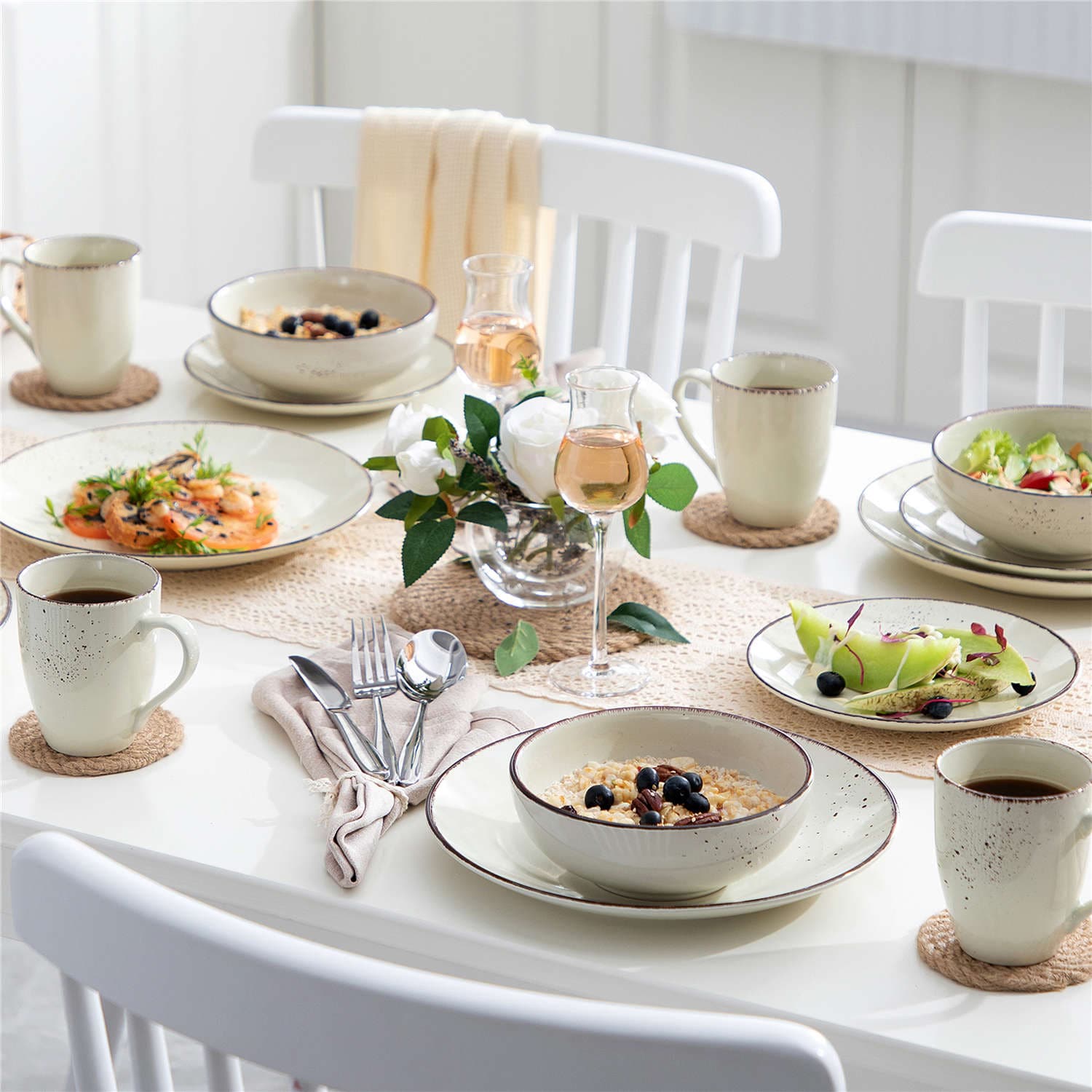 Navia 16 Piece Dinnerware Set