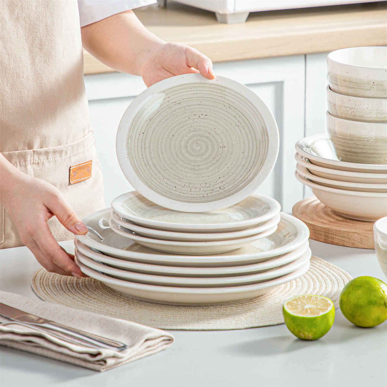 Ori 16 Piece Dinnerware Set