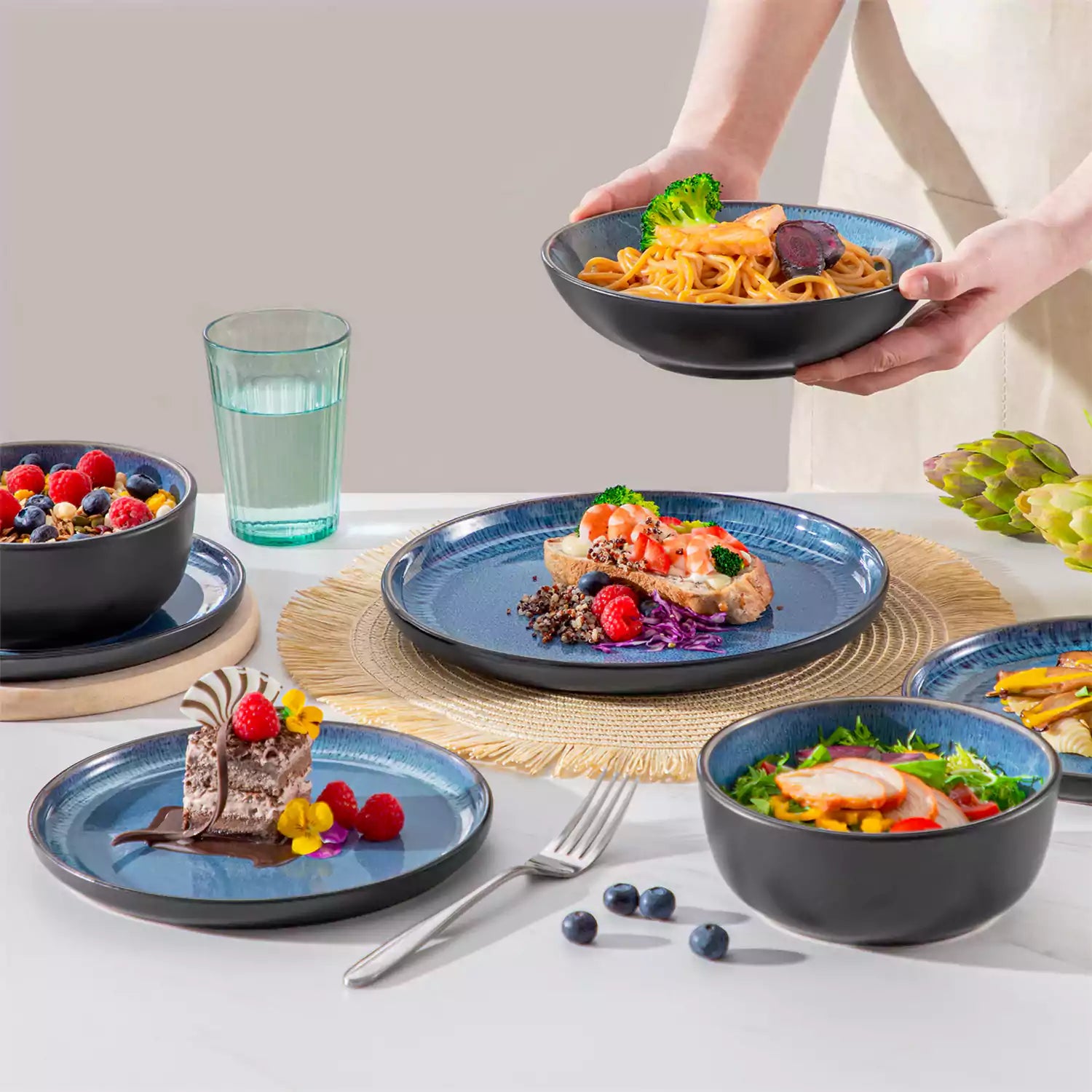 Playa 24 Piece Glossy Dinnerware Set