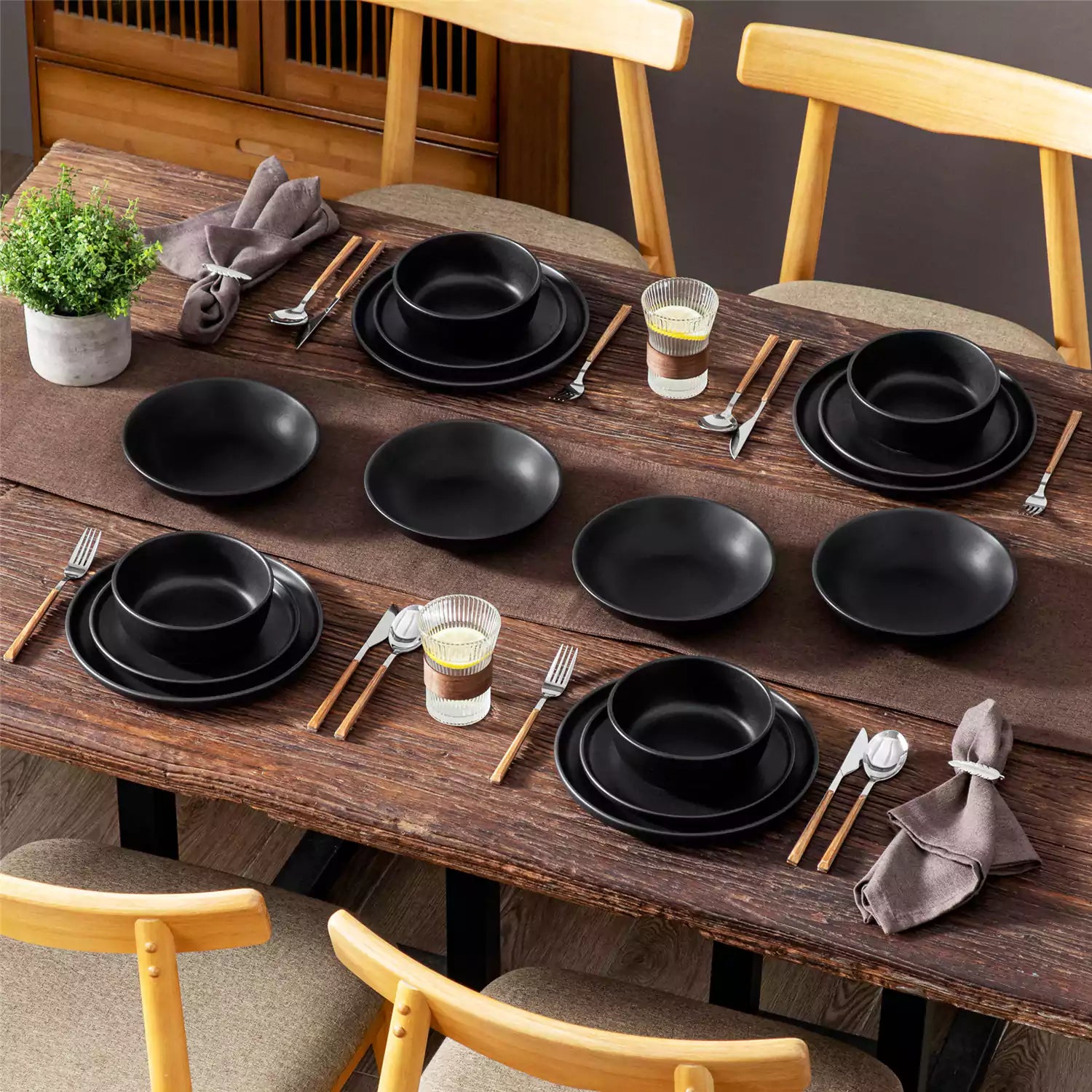 Playa 16 Piece Matte Dinnerware Set