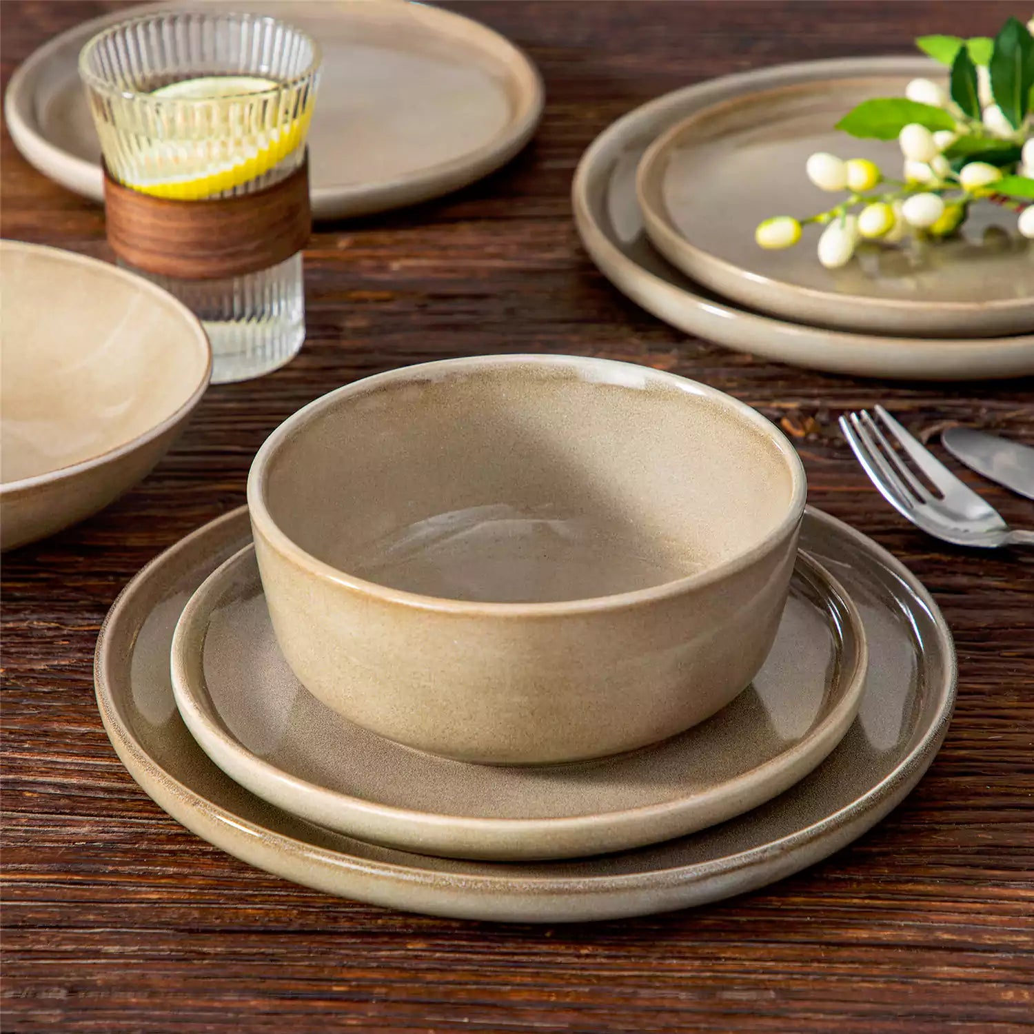 Playa 16 Piece Glossy Dinnerware Set