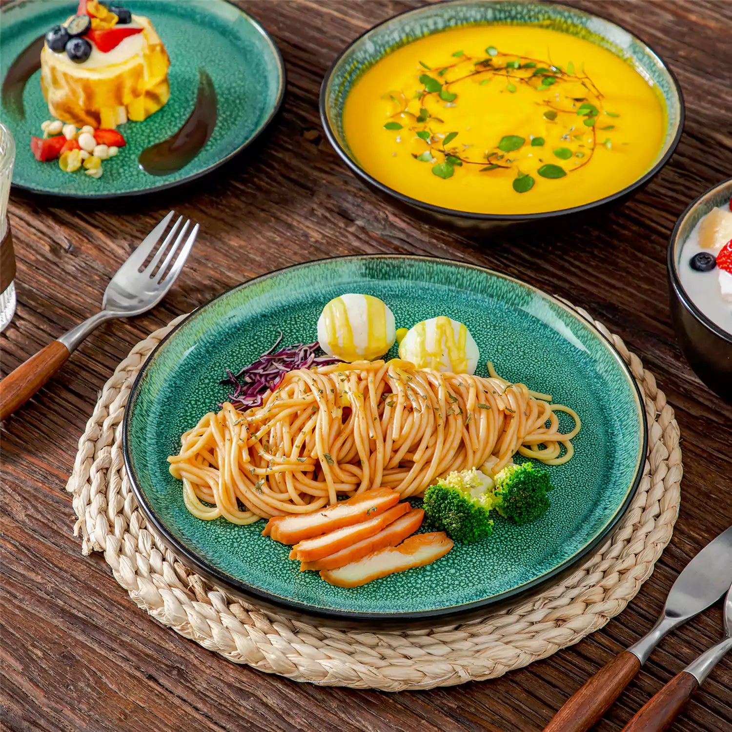 Playa 16 Piece Glossy Dinnerware Set