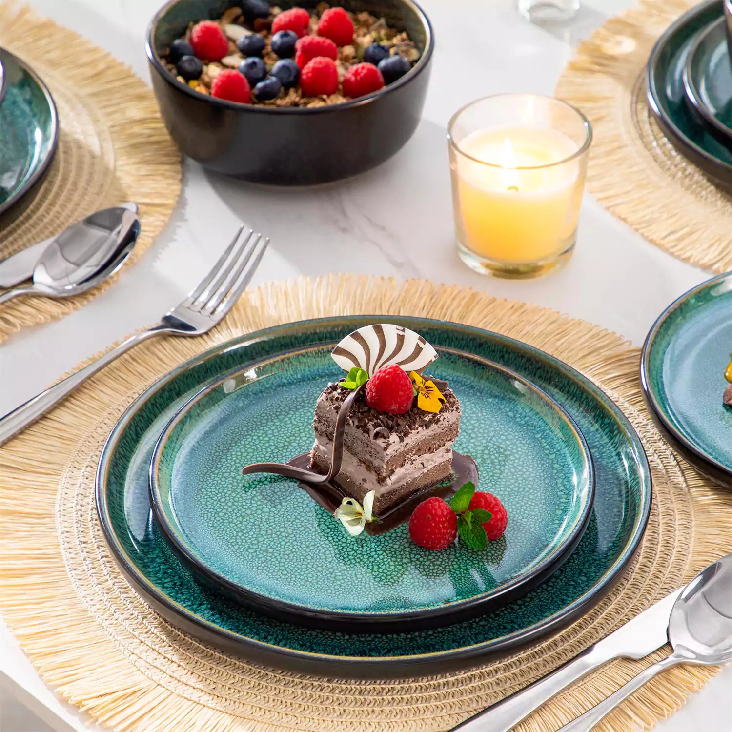 Playa 24 Piece Glossy Dinnerware Set