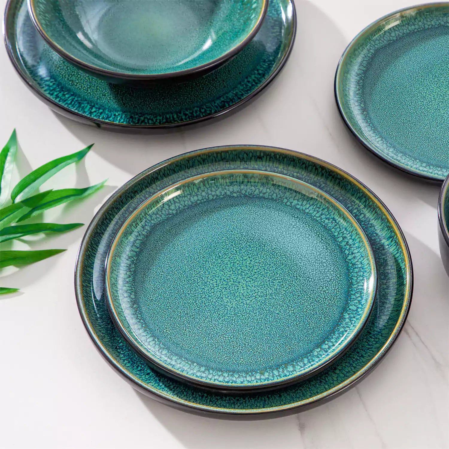 Playa 24 Piece Glossy Dinnerware Set