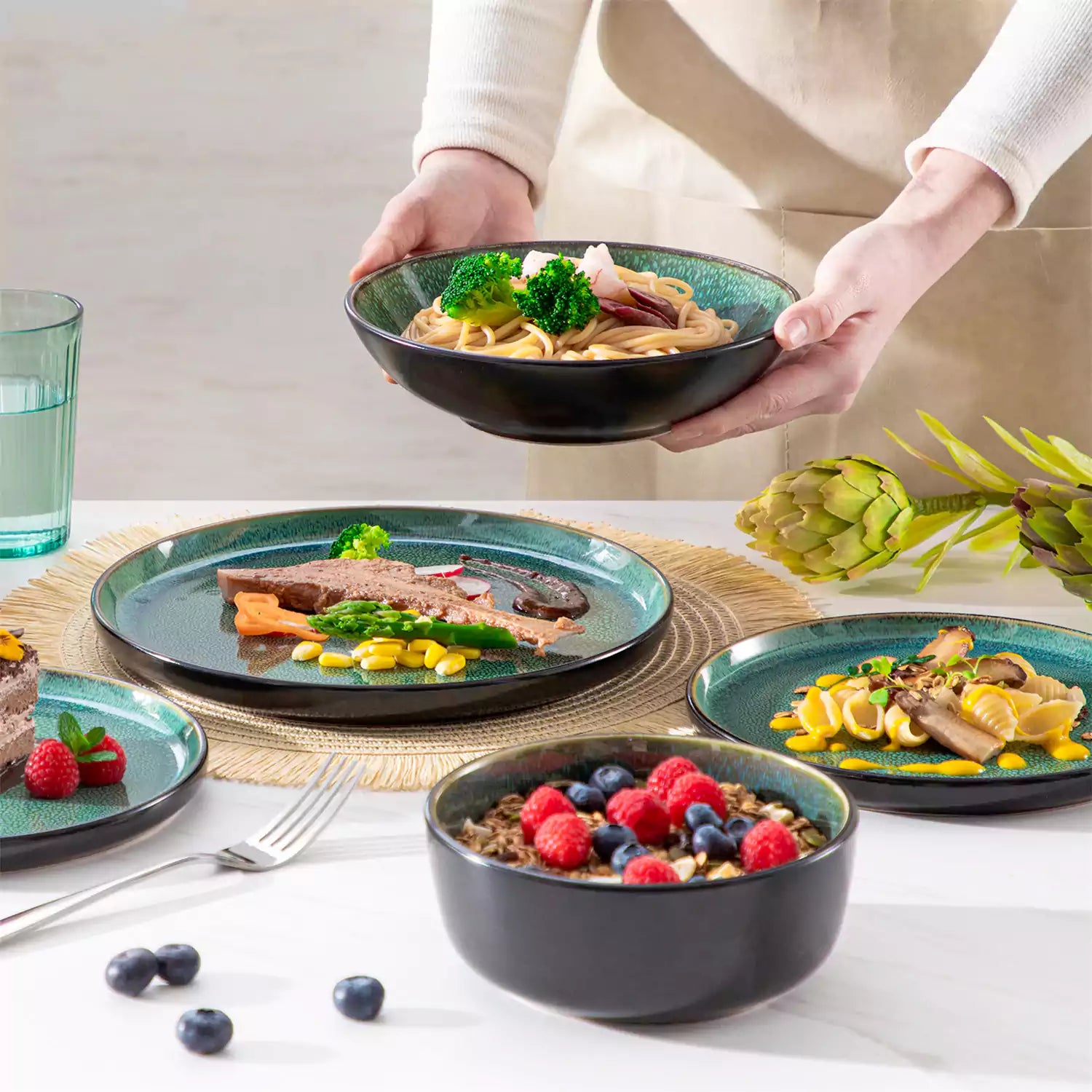 Playa 24 Piece Glossy Dinnerware Set