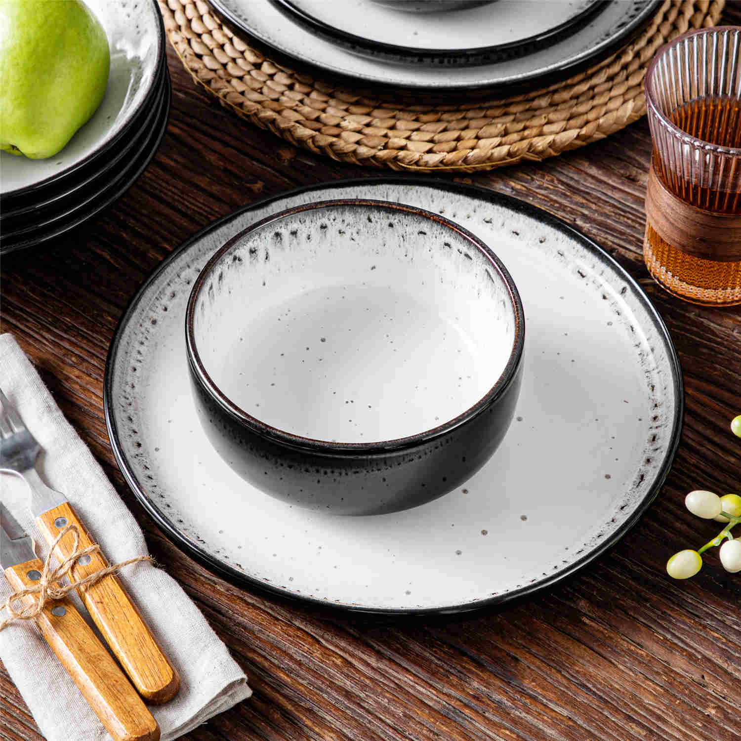 Playa 16 Piece Glossy Dinnerware Set