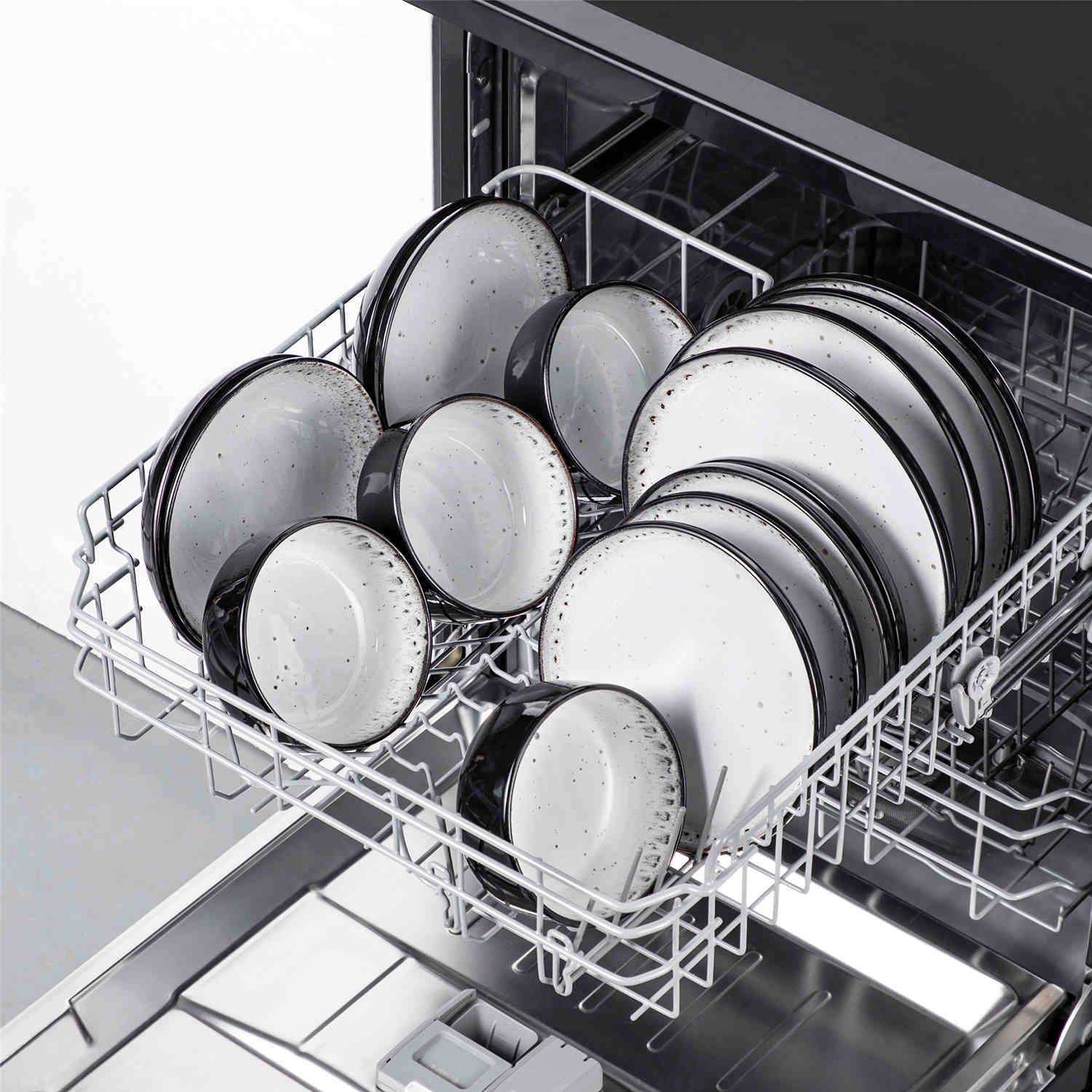 Playa 16 Piece Glossy Dinnerware Set