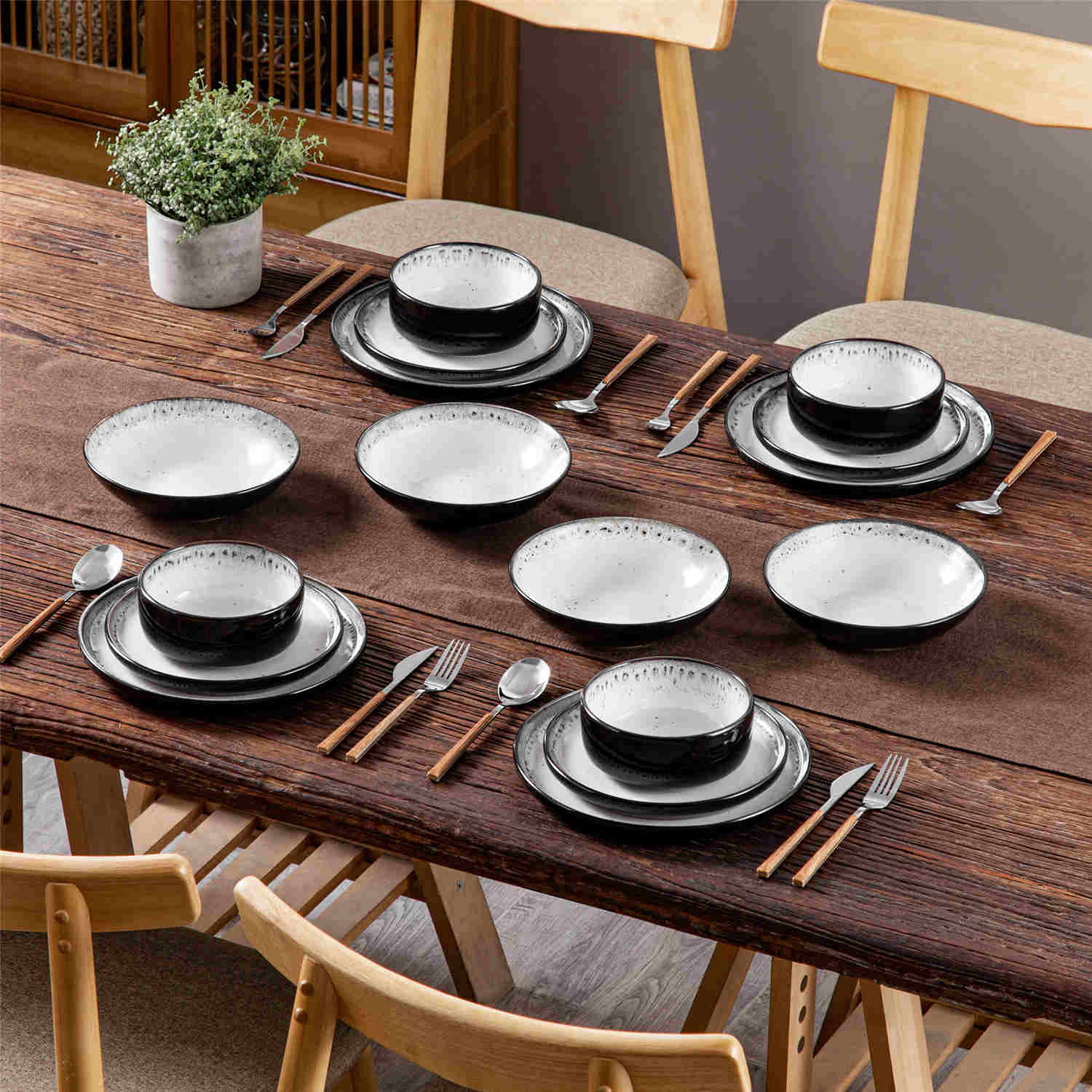 Playa 16 Piece Glossy Dinnerware Set