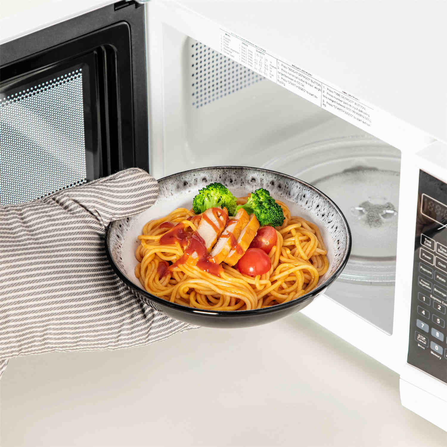 Playa 24 Piece Glossy Dinnerware Set