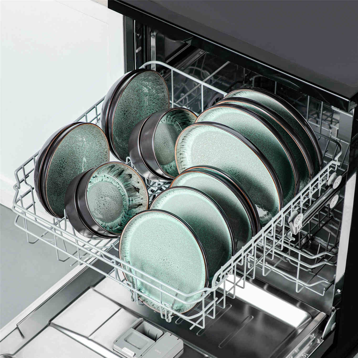 Playa 16 Piece Glossy Dinnerware Set