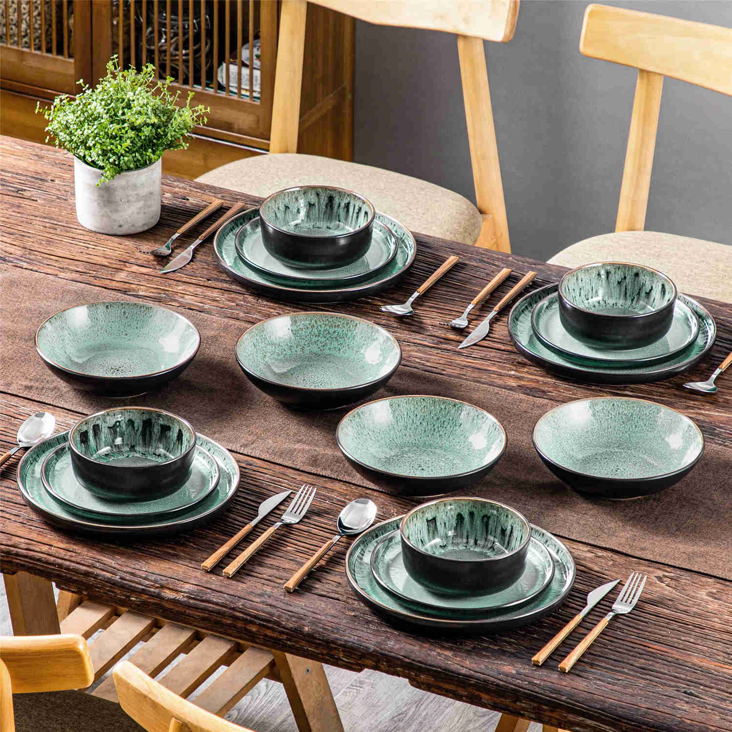 Playa 16 Piece Glossy Dinnerware Set