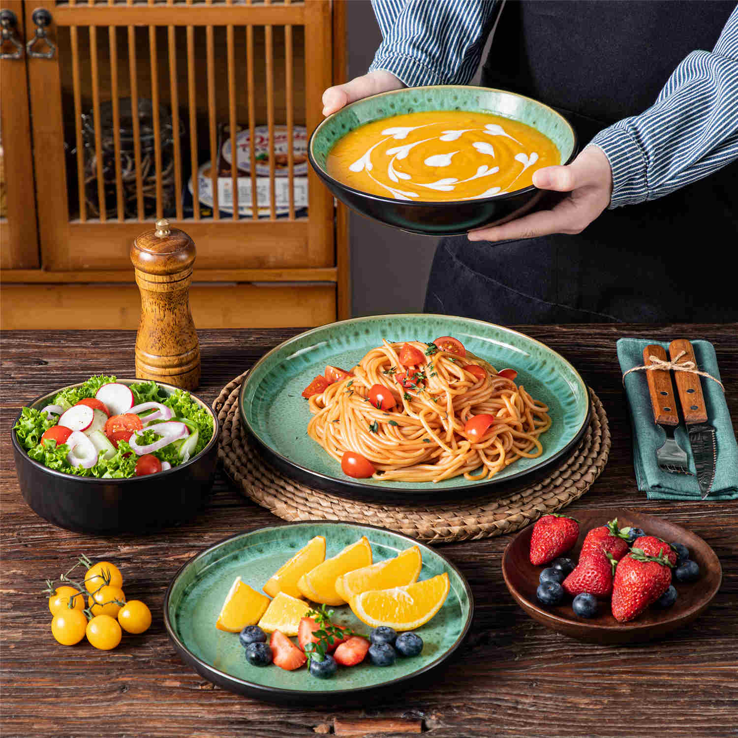 Playa 16 Piece Glossy Dinnerware Set