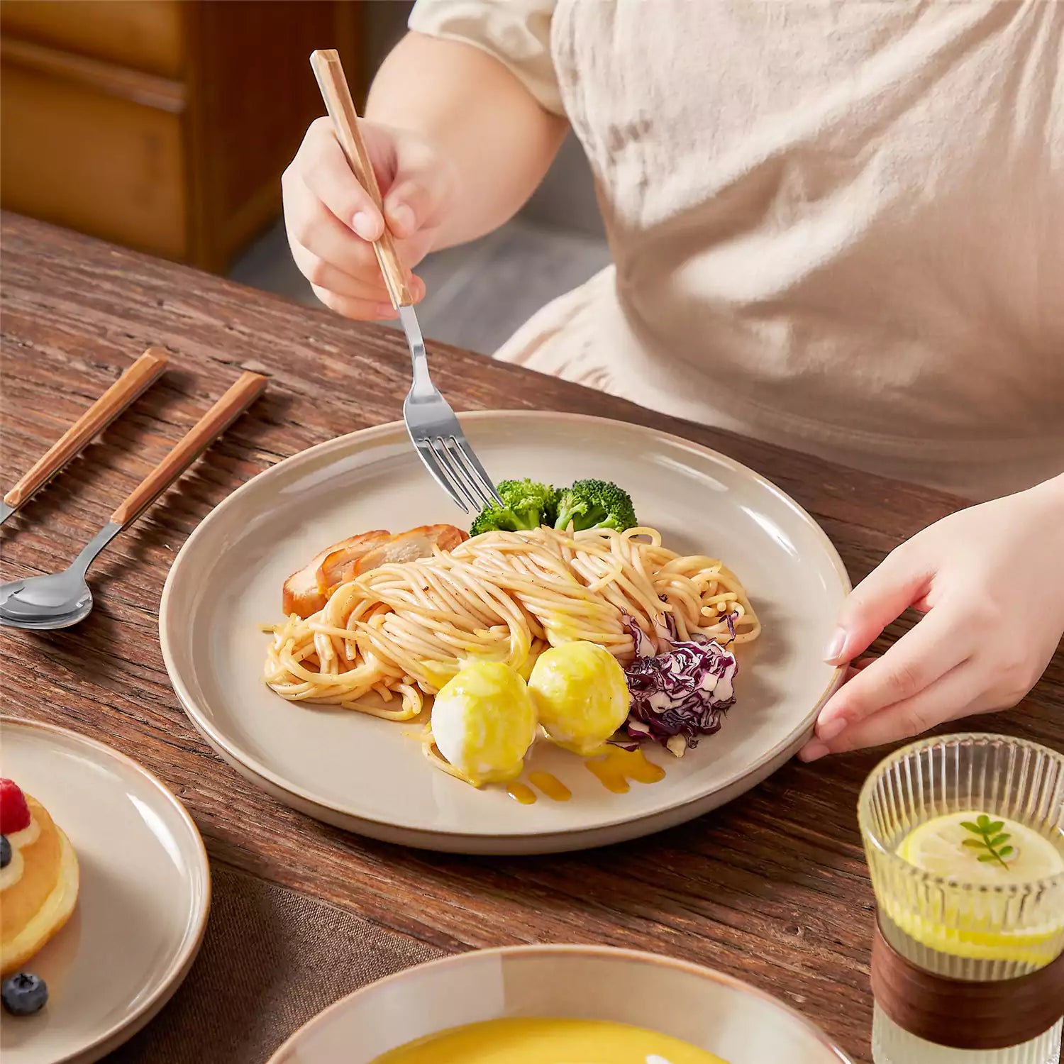 Playa 16 Piece Glossy Dinnerware Set