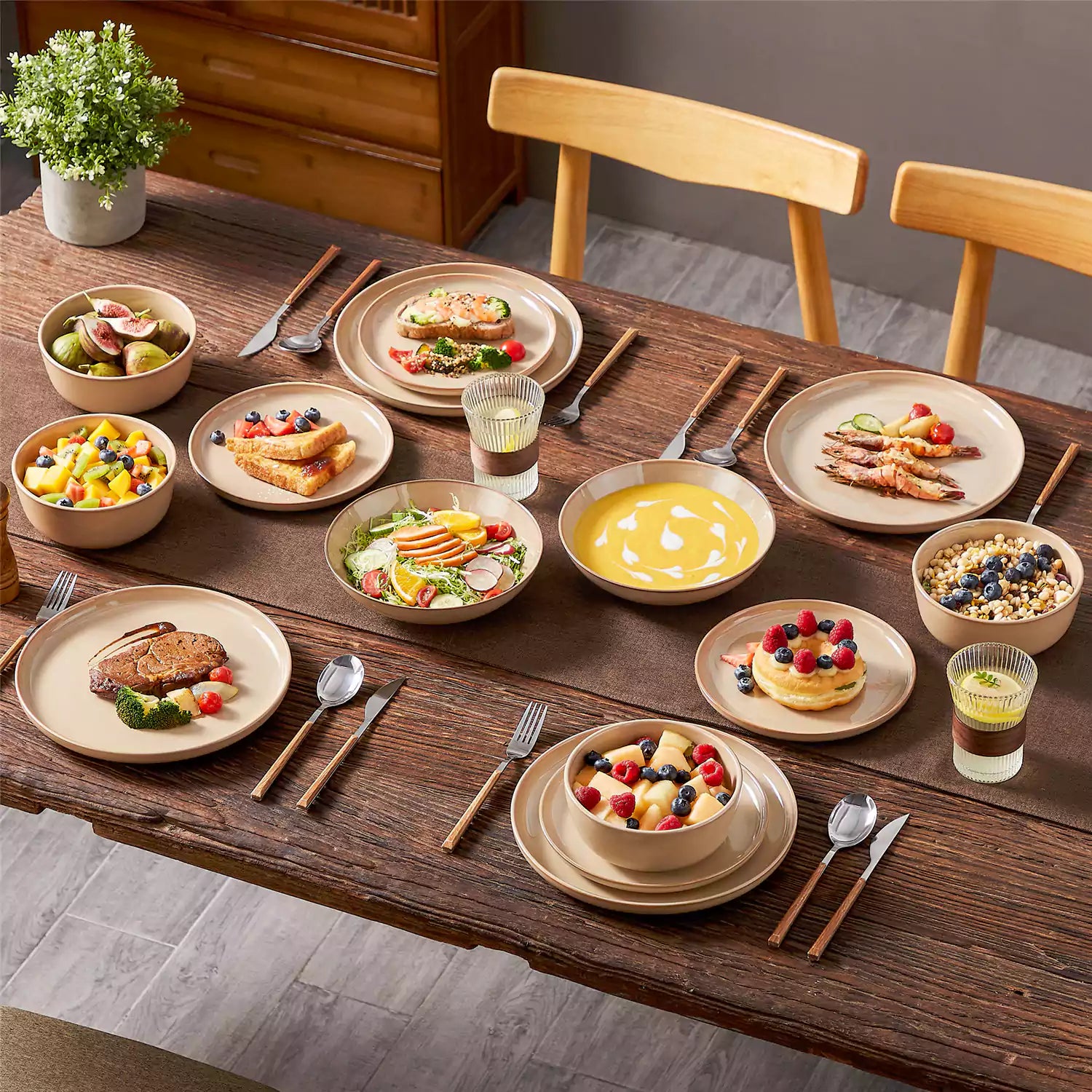 Playa 16 Piece Glossy Dinnerware Set