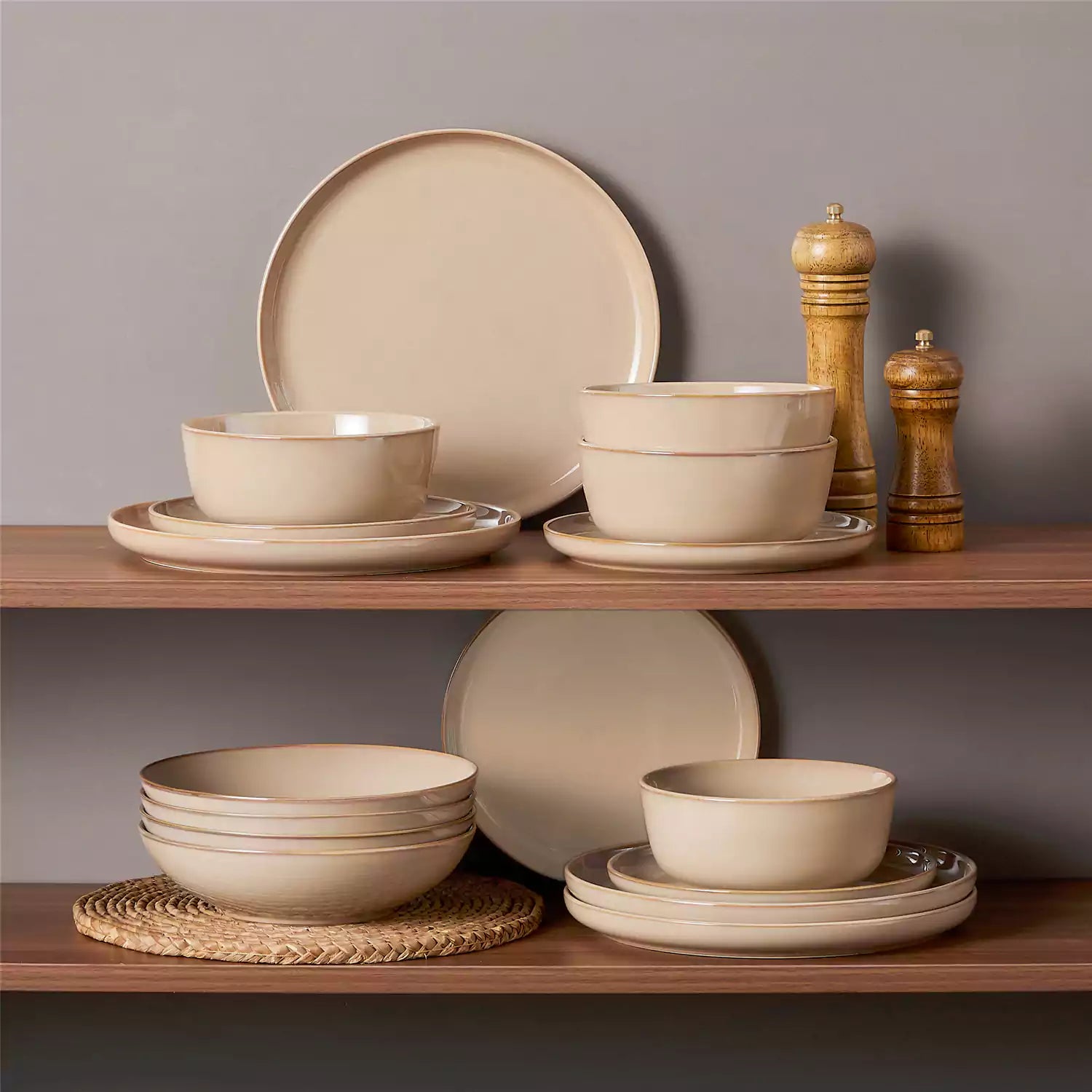 Playa 16 Piece Glossy Dinnerware Set