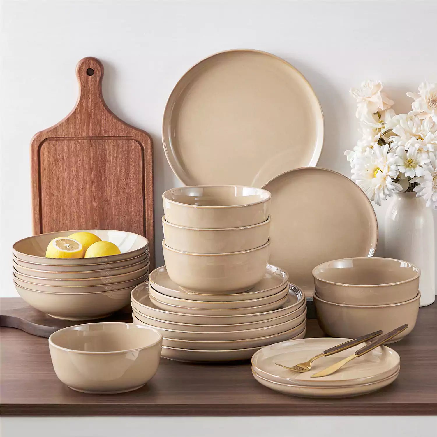 Playa 24 Piece Glossy Dinnerware Set