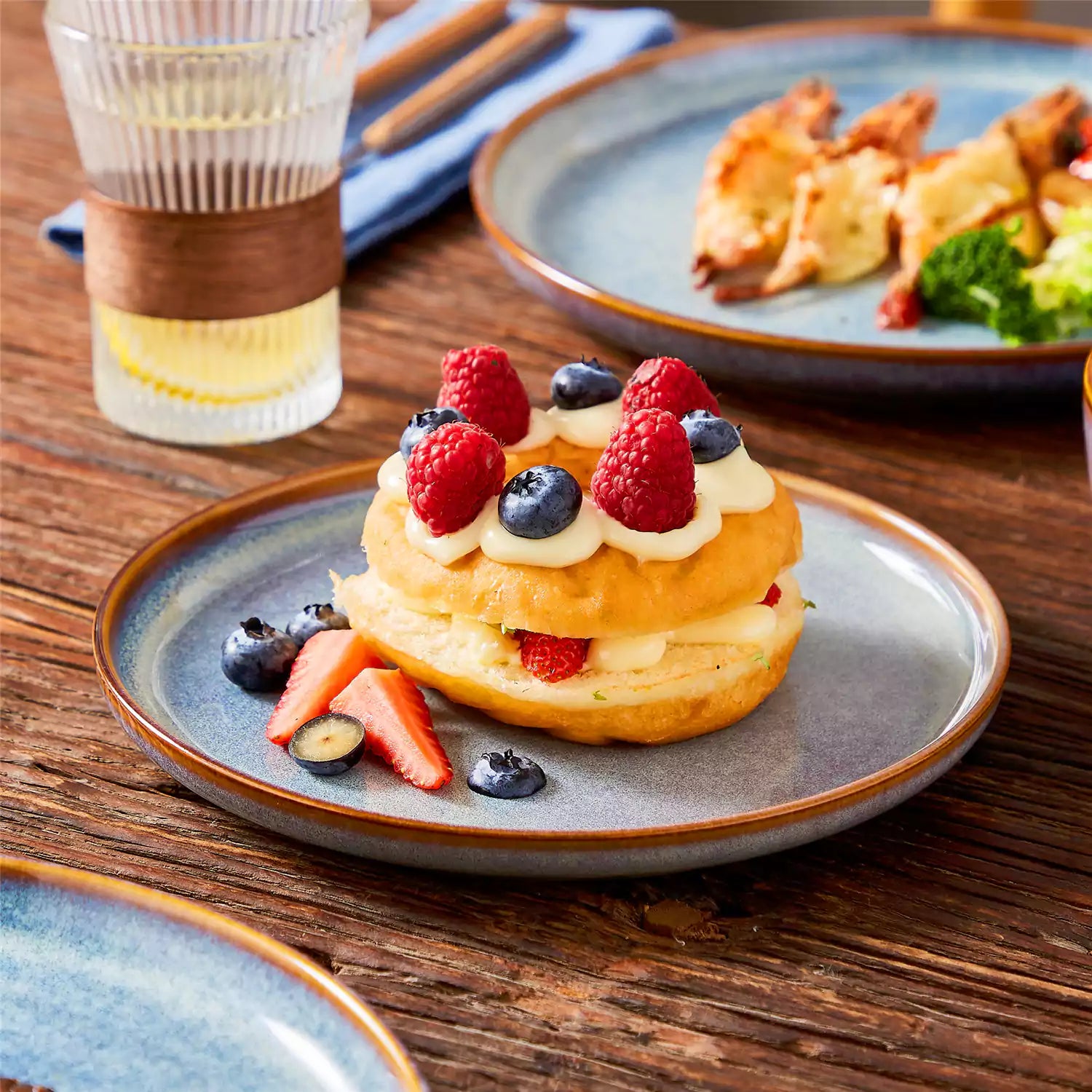 Playa 16 Piece Glossy Dinnerware Set