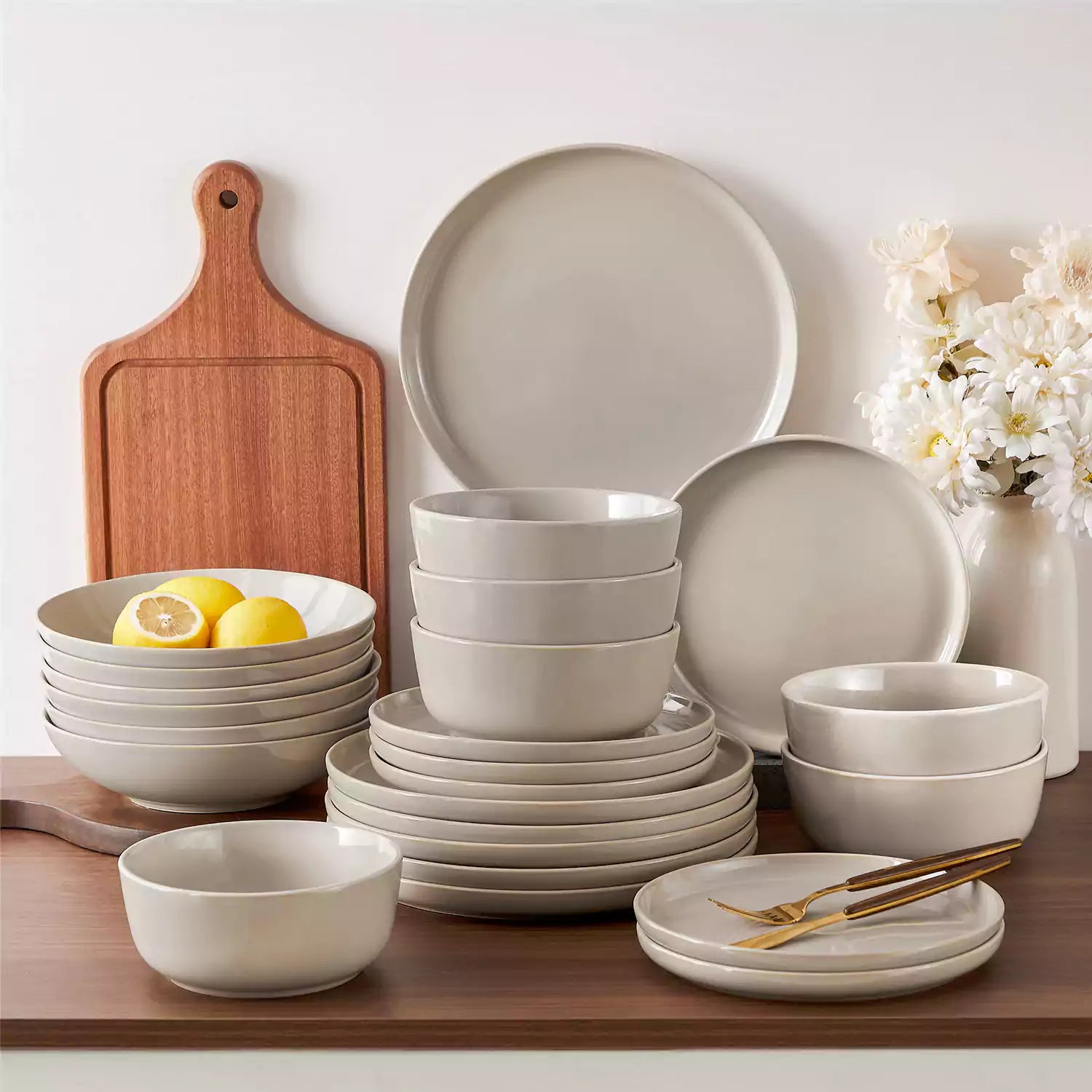Playa 24 Piece Glossy Dinnerware Set