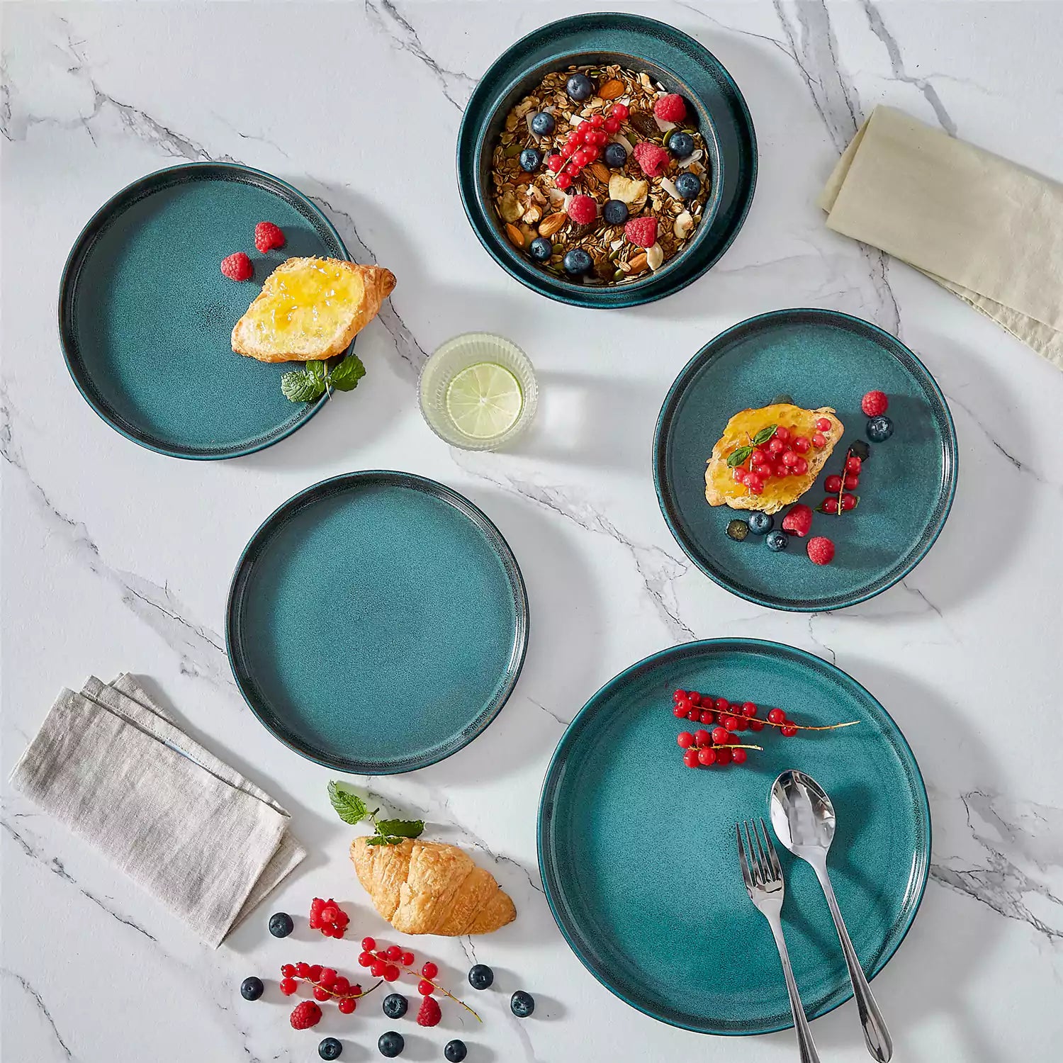 Playa 24 Piece Glossy Dinnerware Set