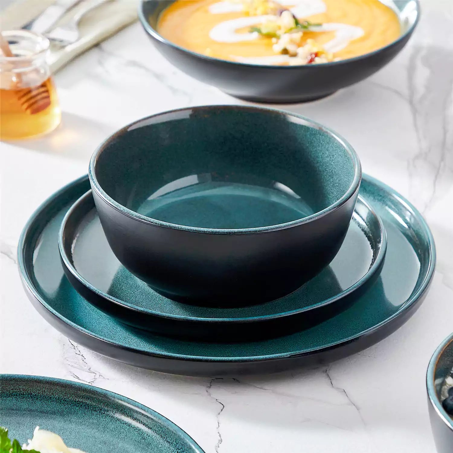 Playa 24 Piece Glossy Dinnerware Set