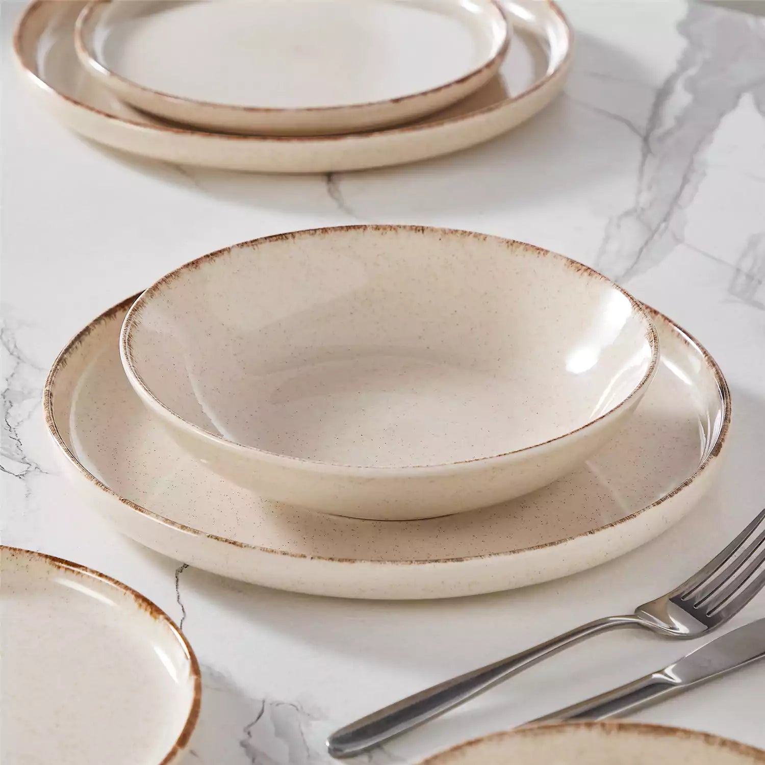 Plays 24 Piece Dinnerware Set