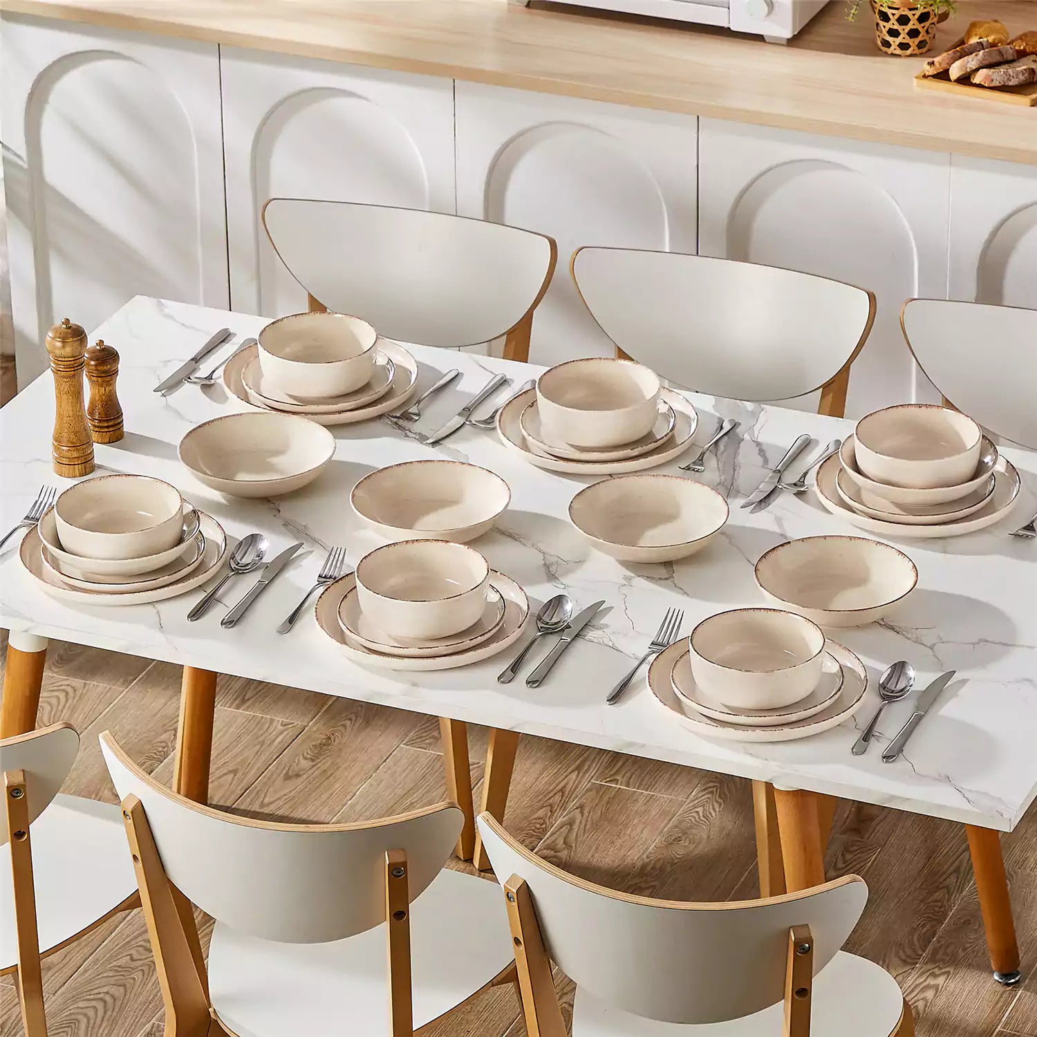 Plays 24 Piece Dinnerware Set