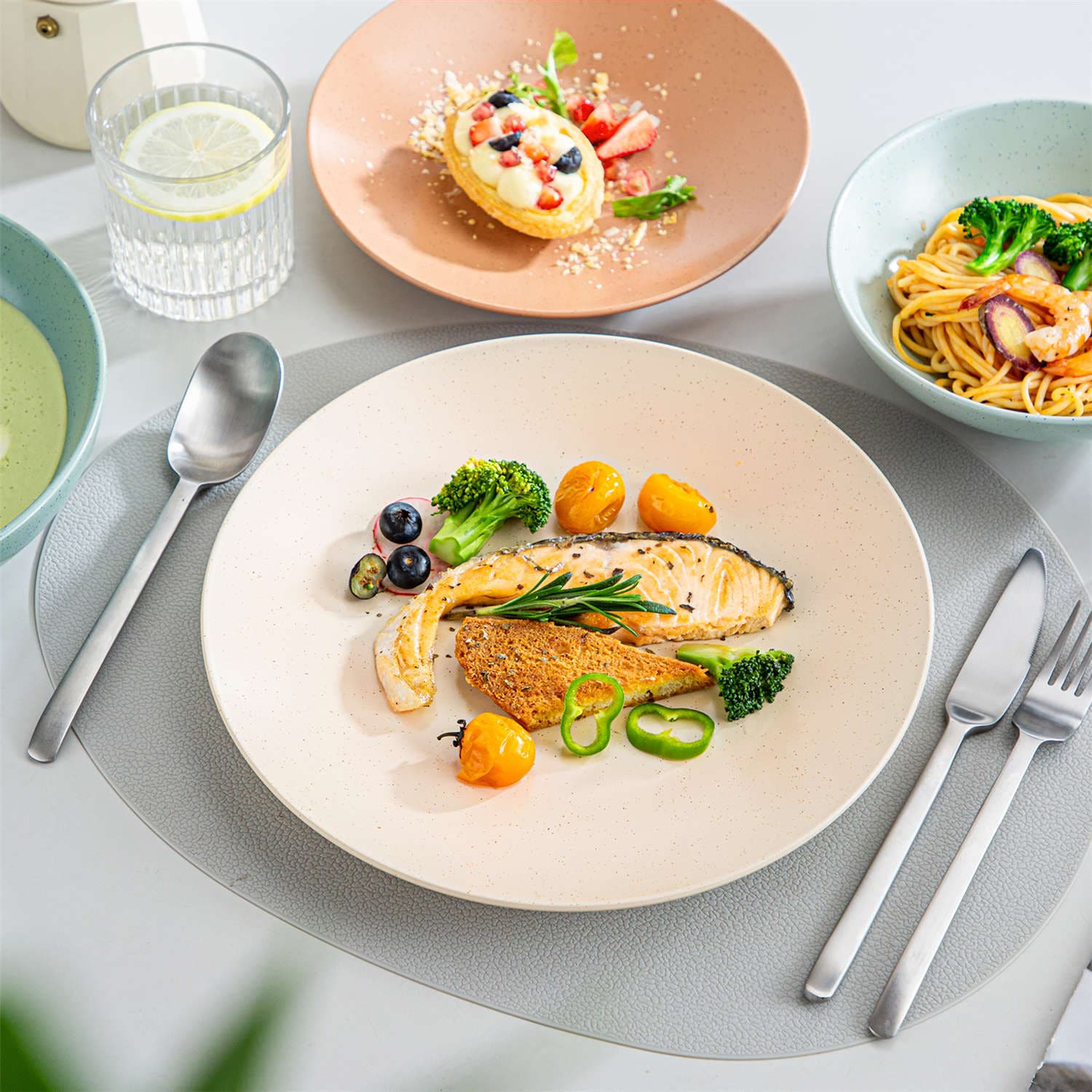 Sabine 16 Piece Dinnerware Set