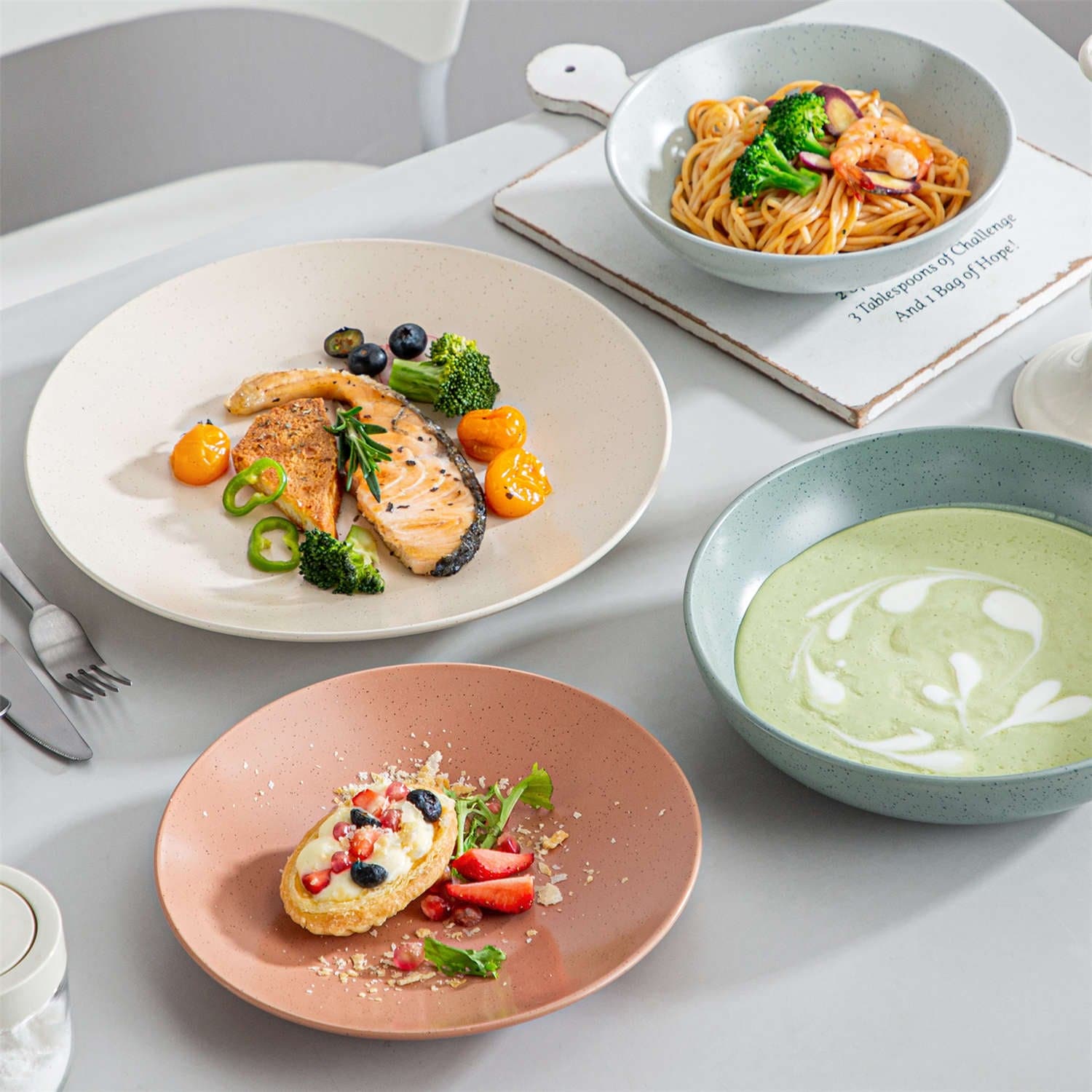 Sabine 16 Piece Dinnerware Set