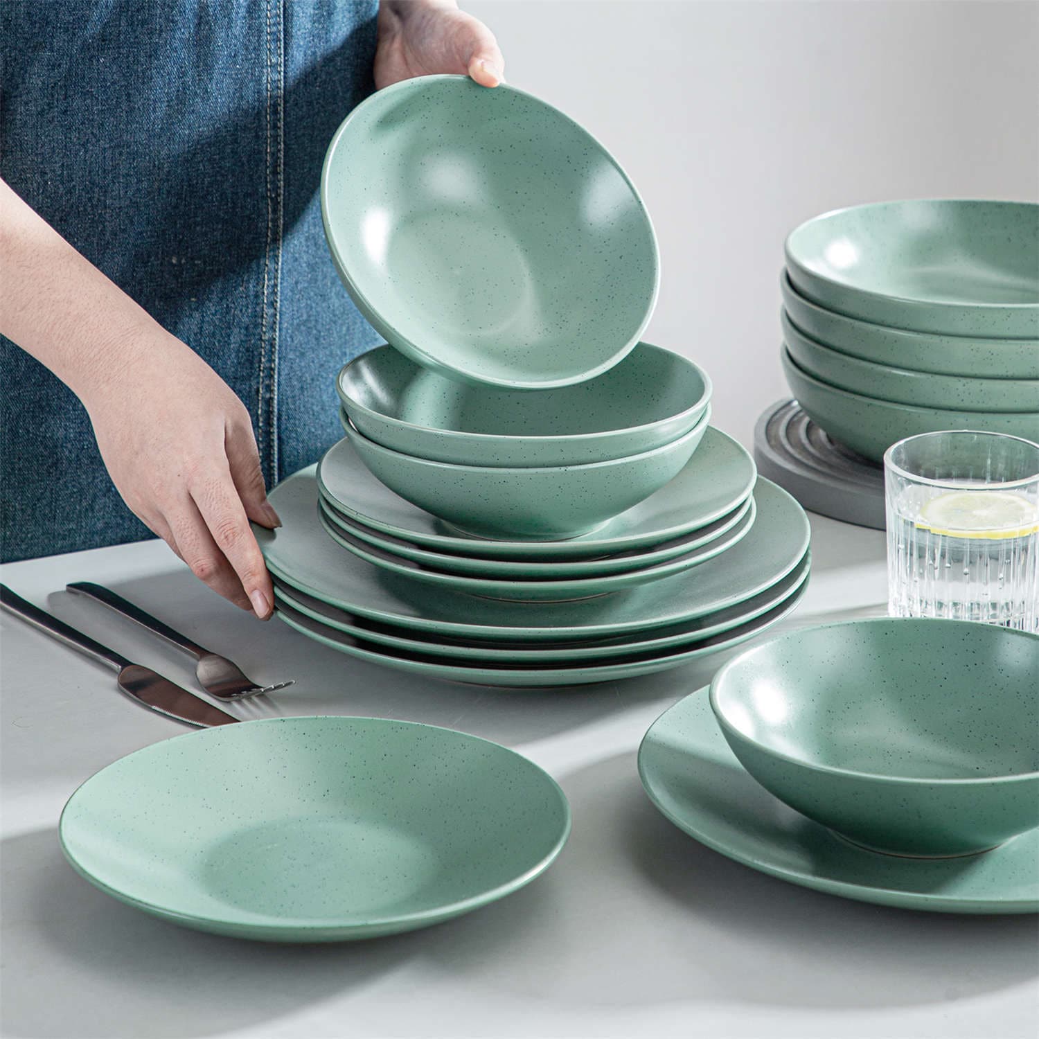 Sabine 16 Piece Dinnerware Set