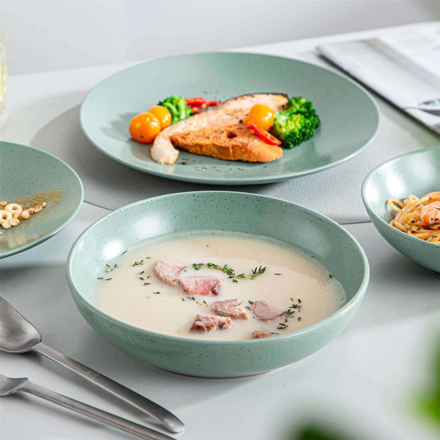 Sabine 16 Piece Dinnerware Set