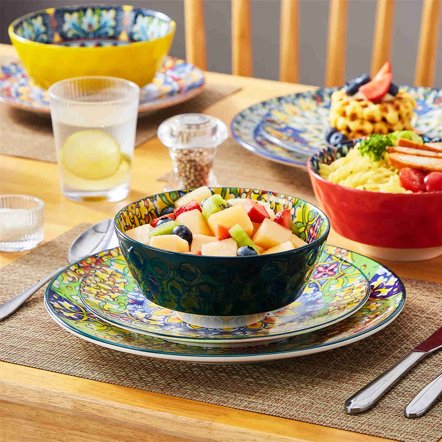 Simi 18 Piece Dinnerware Set