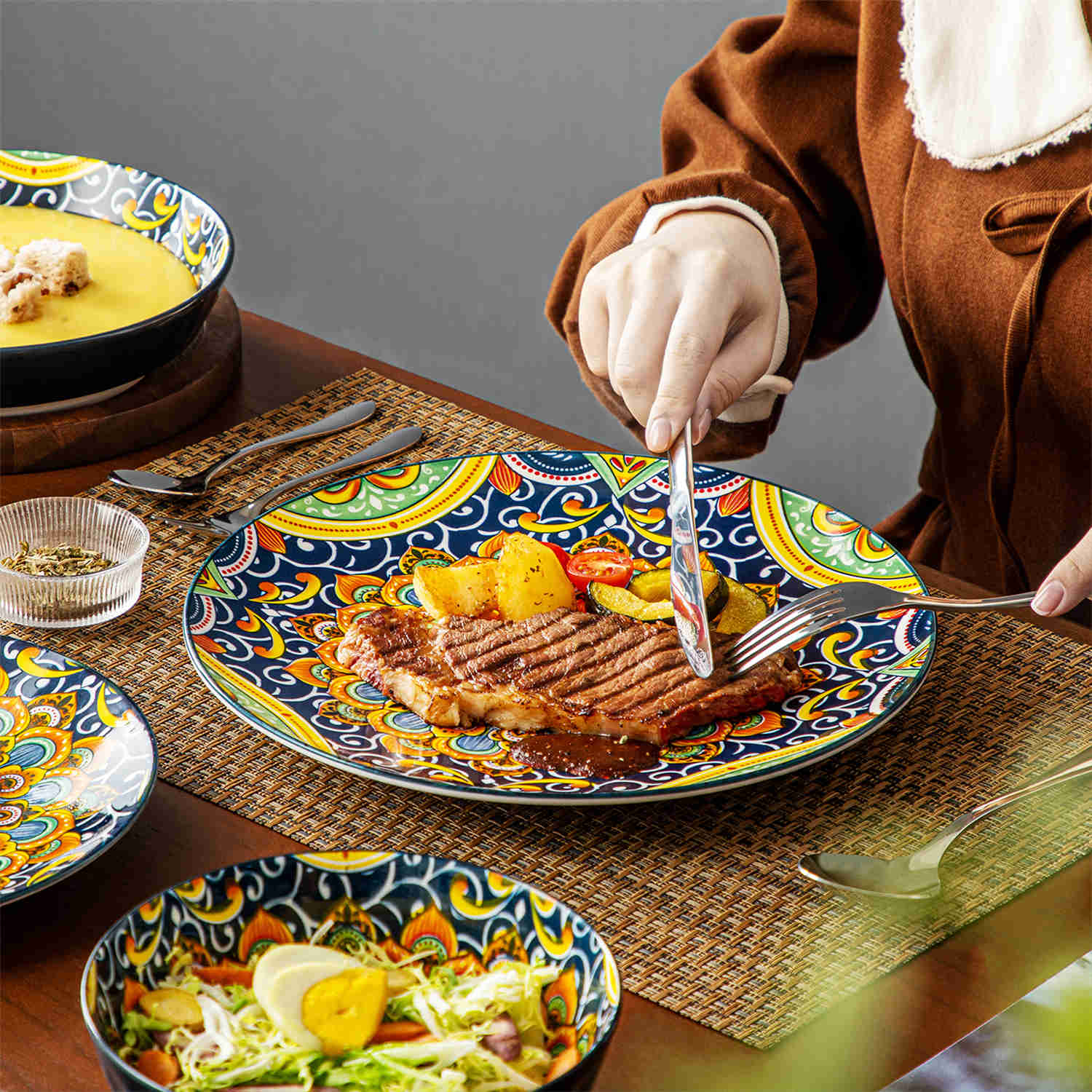 Simi 24 Piece Porcelain Dinnerware Set