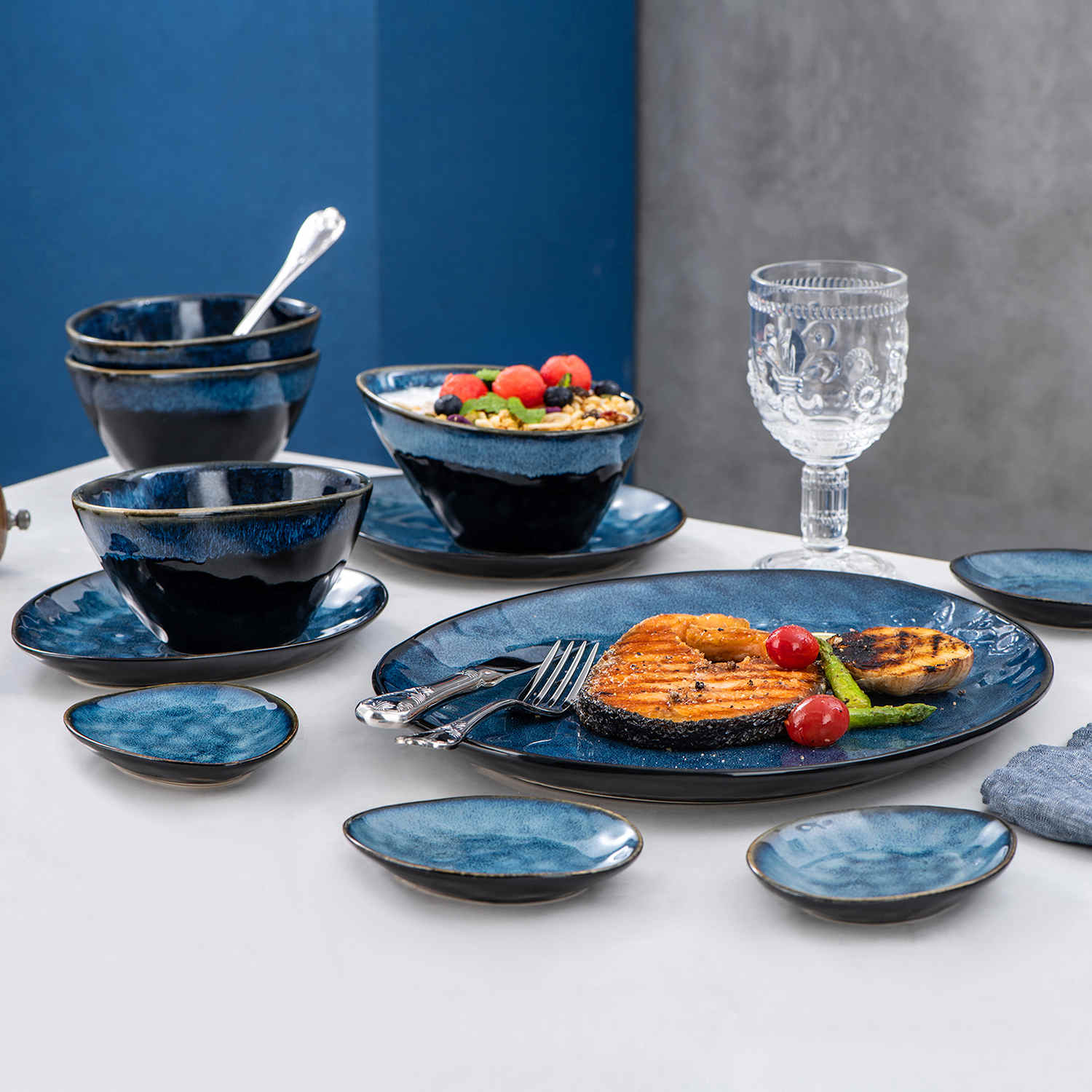 Starry 11 Piece Dinnerware Set