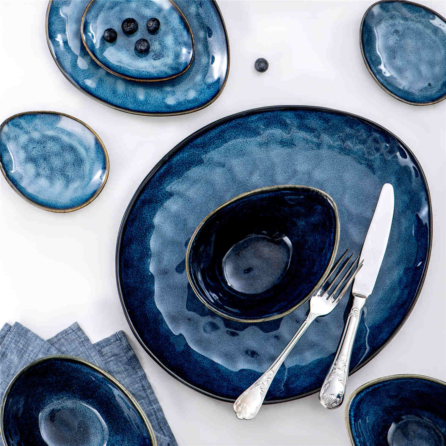 Starry 11 Piece Dinnerware Set