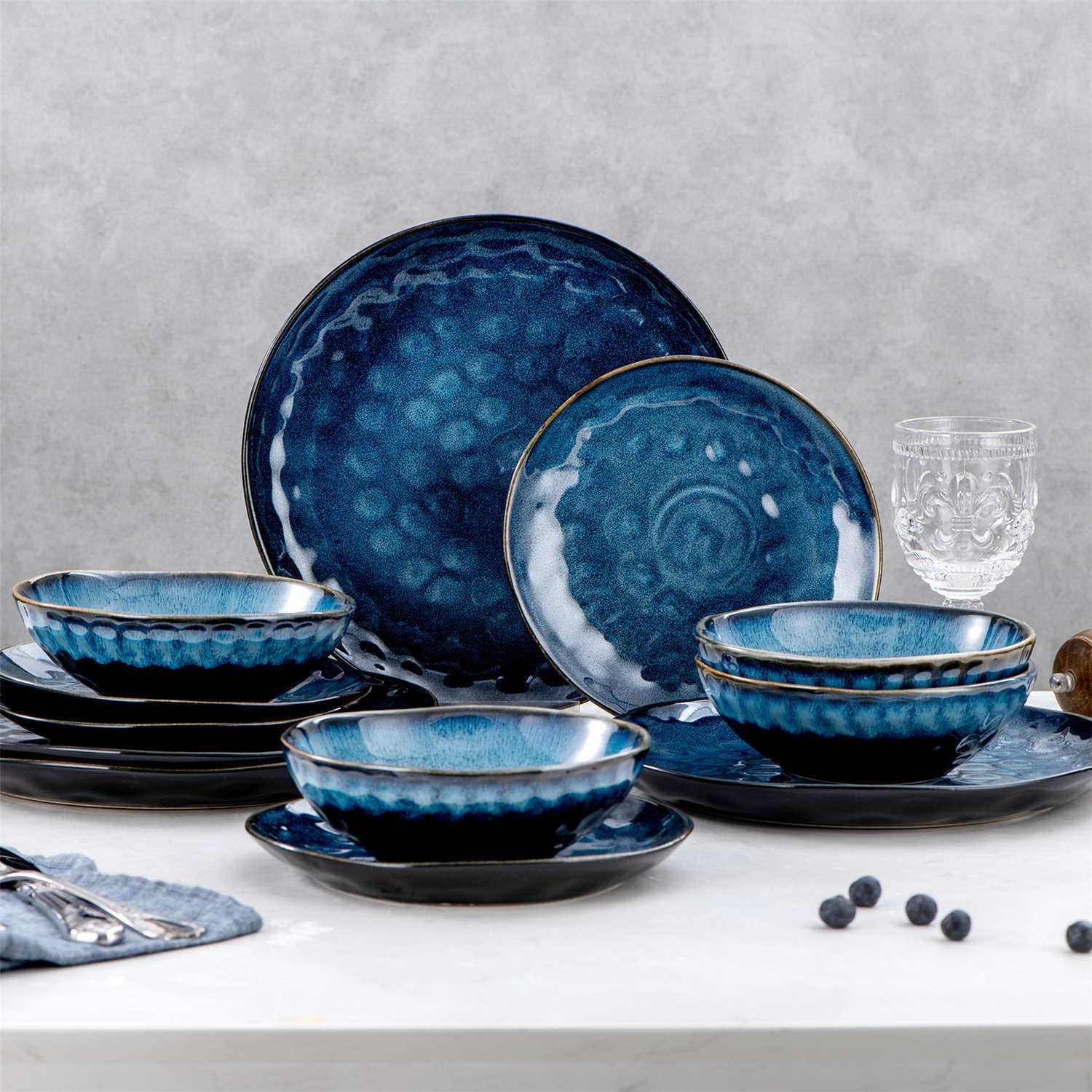 Starry 12 Piece Dinnerware Set
