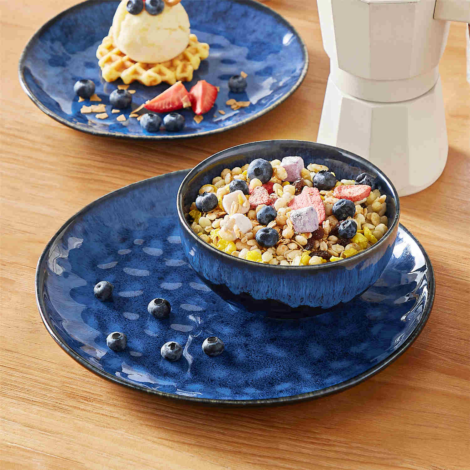 Starry 12 Piece Petite Dinnerware Set