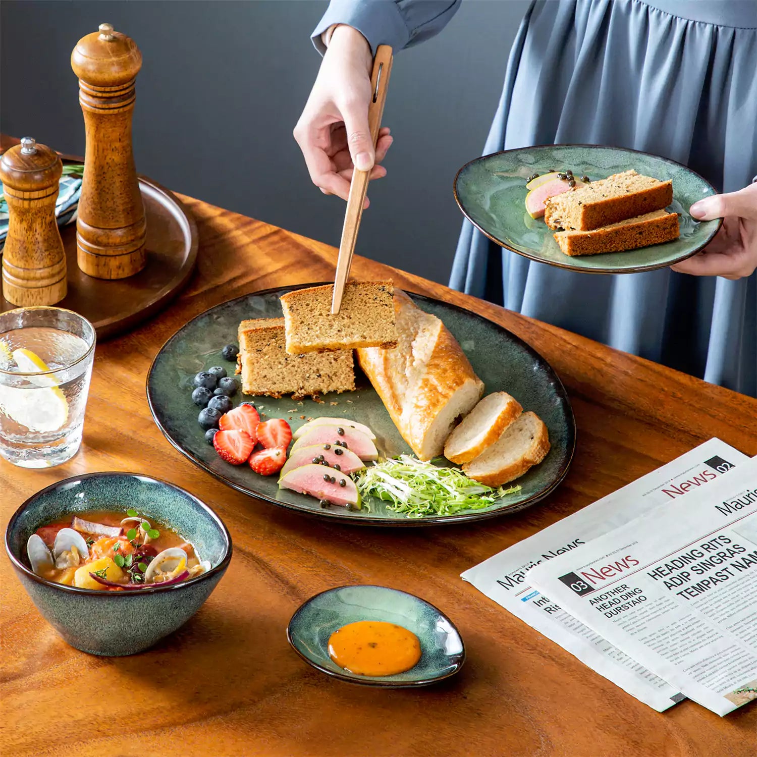 Starry 11 Piece Dinnerware Set