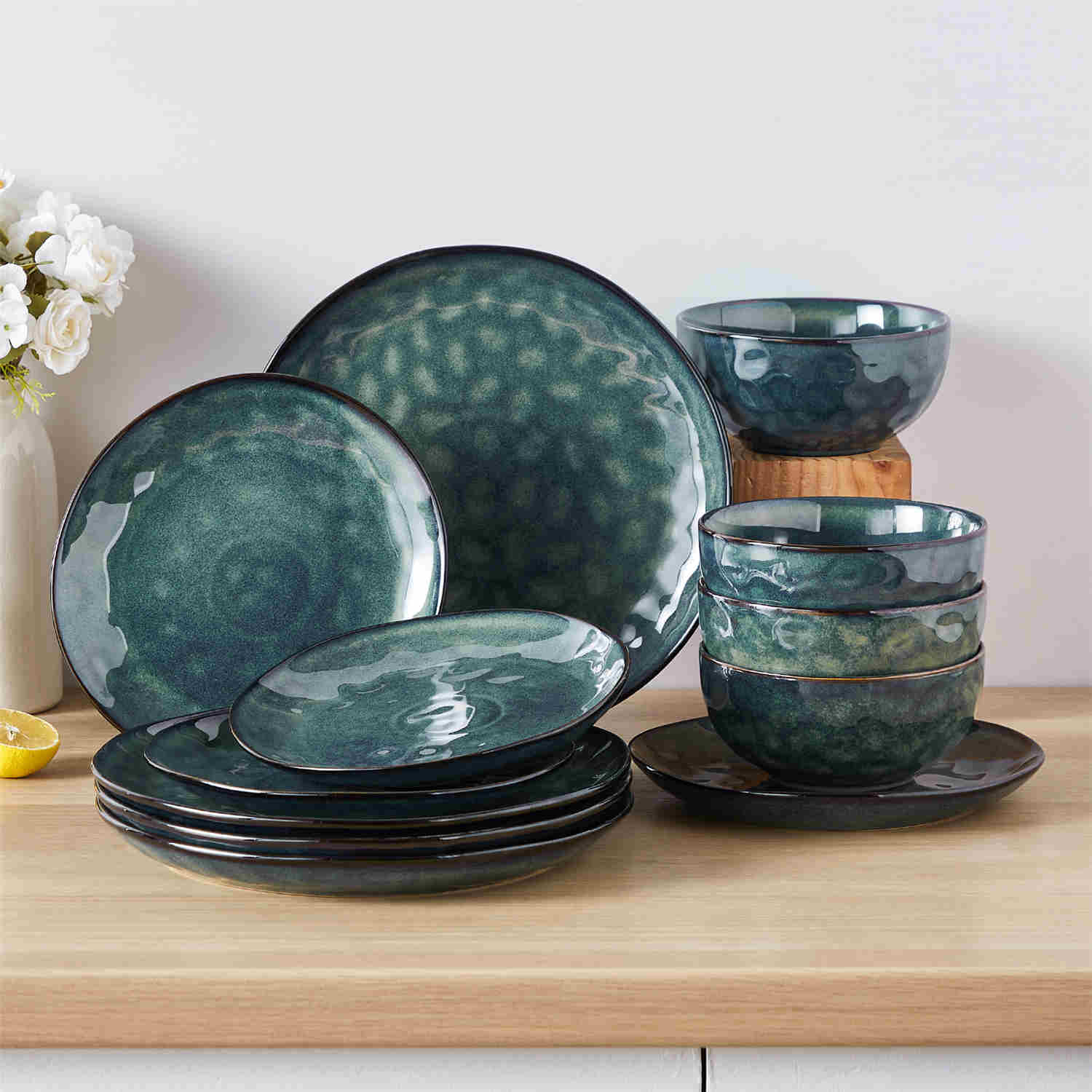 Starry 12 Piece Petite Dinnerware Set