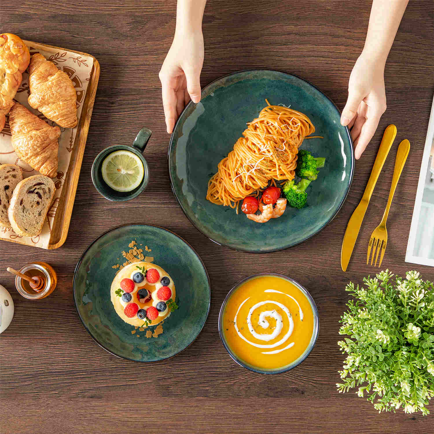 Starry 16 Piece Dinnerware Set