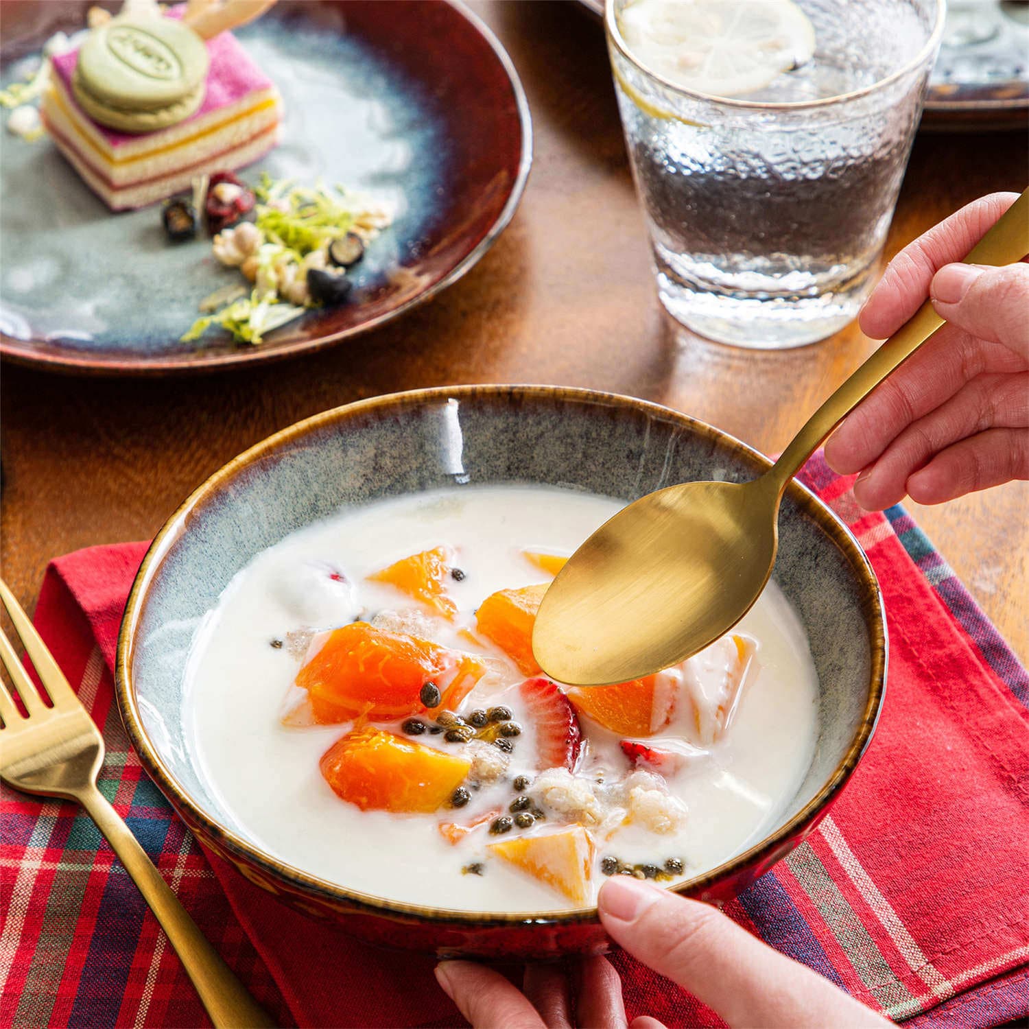 Starry 12 Piece Dinnerware Set