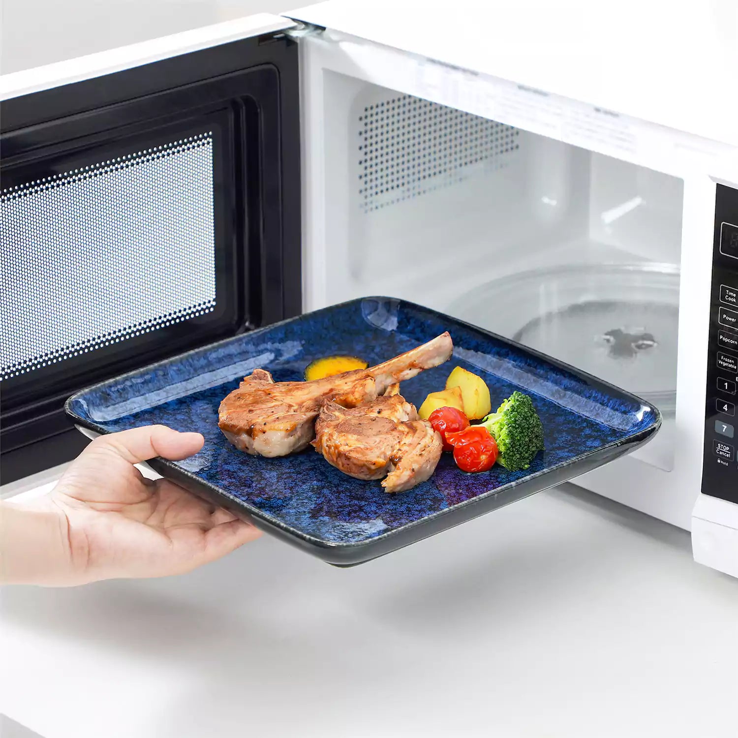 Stern 18 Piece Dinnerware Set