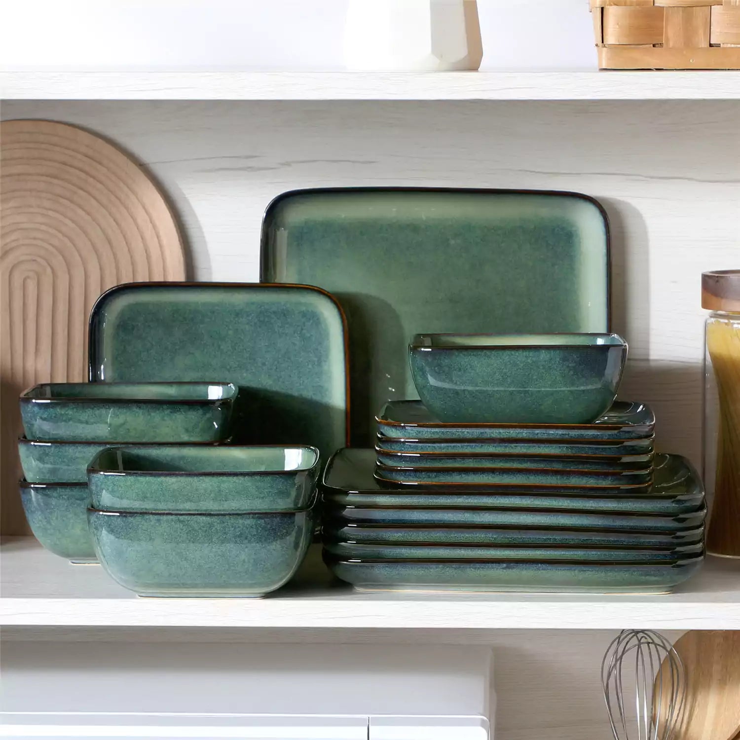 Stern 18 Piece Dinnerware Set